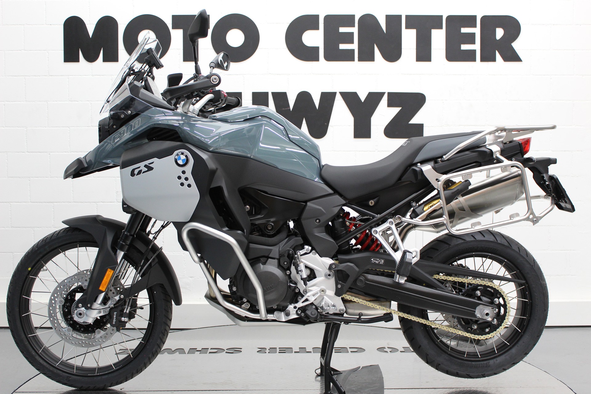 BMW F 900 GS Adventure-image-3