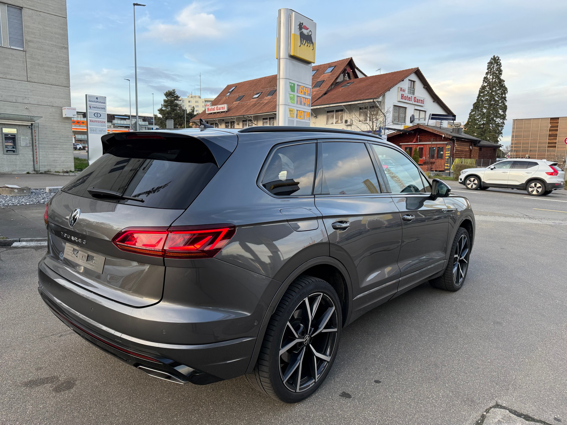 VW Touareg 3.0 TDI R Line Tiptronic-image-5