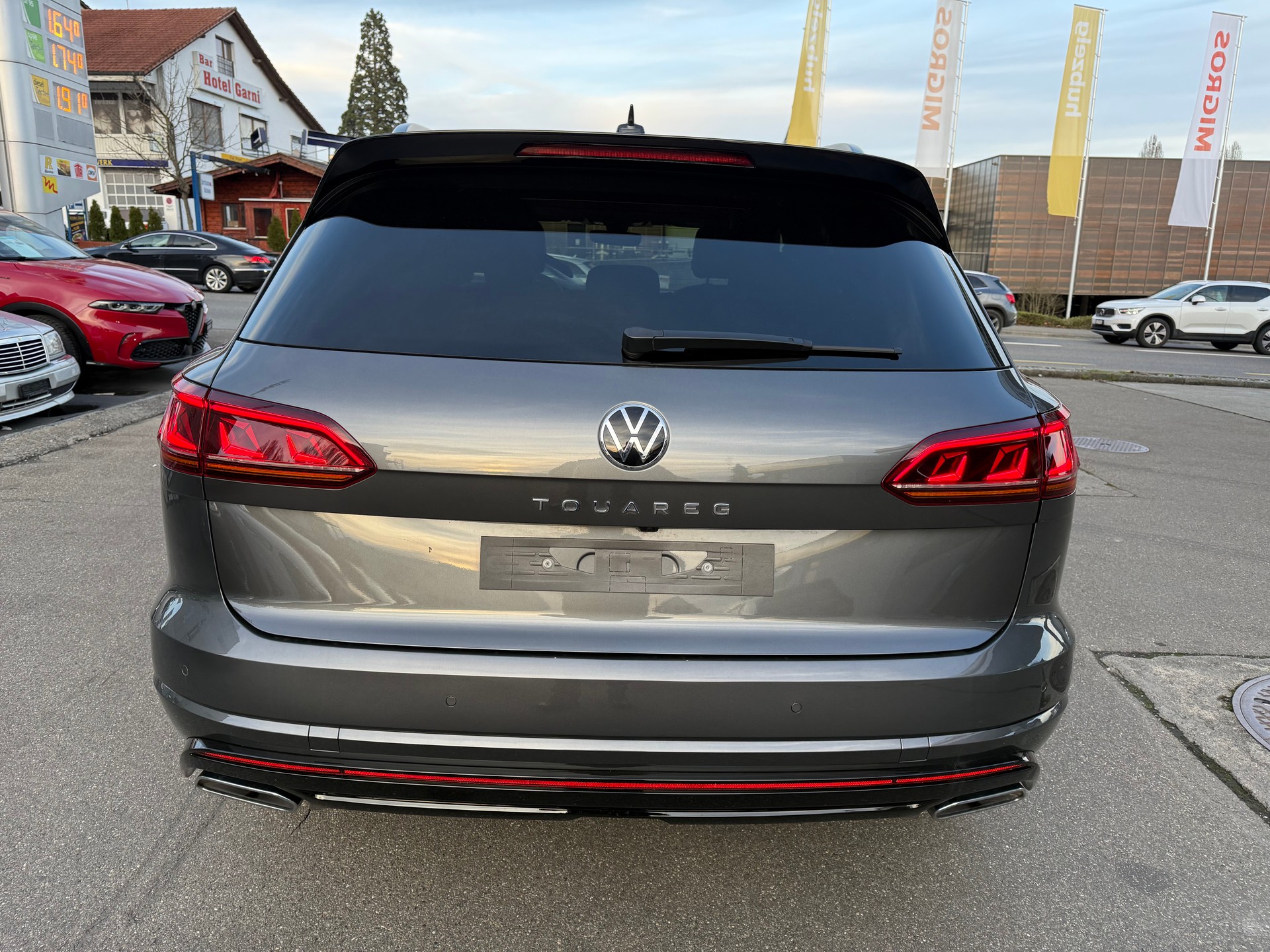 VW Touareg 3.0 TDI R Line Tiptronic-image-3
