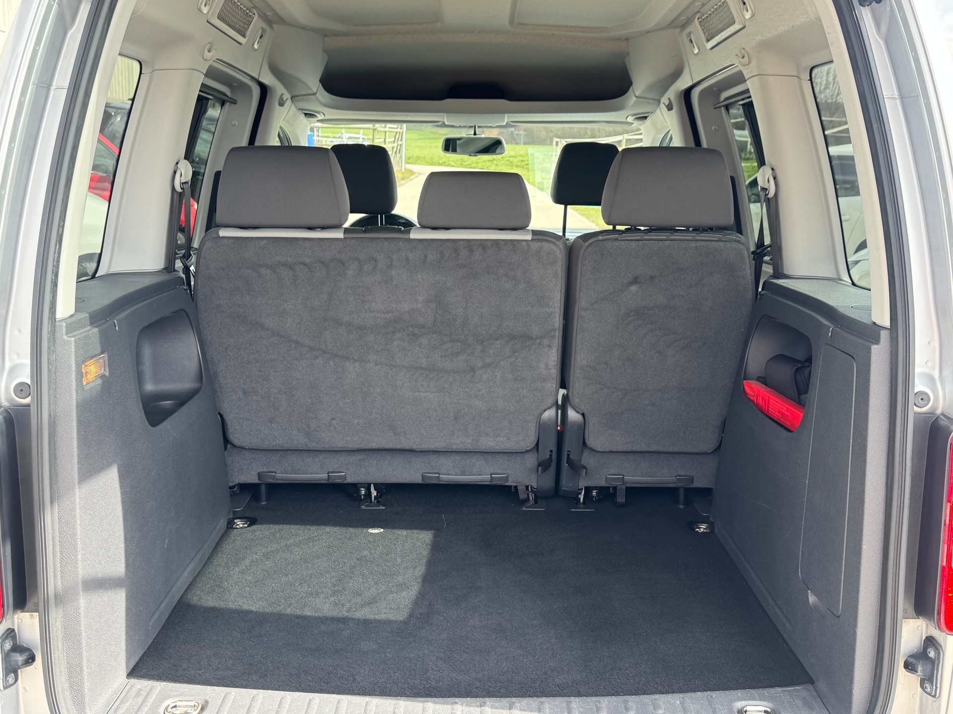 VW Caddy 2.0 TDI 4Motion Trendline Edition 30 DSG-image-15