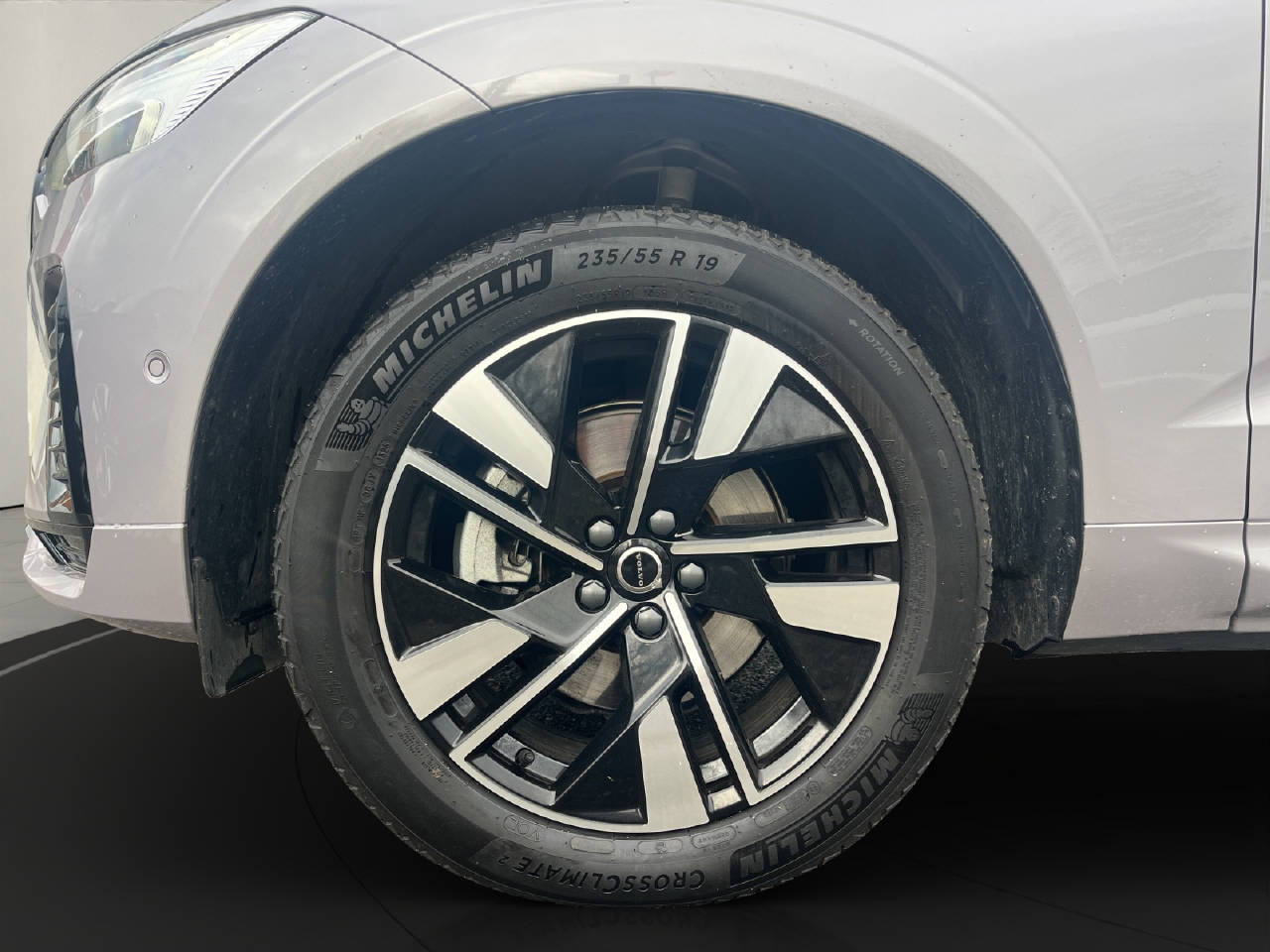 VOLVO XC60 2.0 B5 MH Plus Dark AWD-image-14