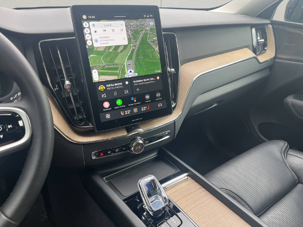 VOLVO XC60 2.0 B5 MH Plus Dark AWD-image-12