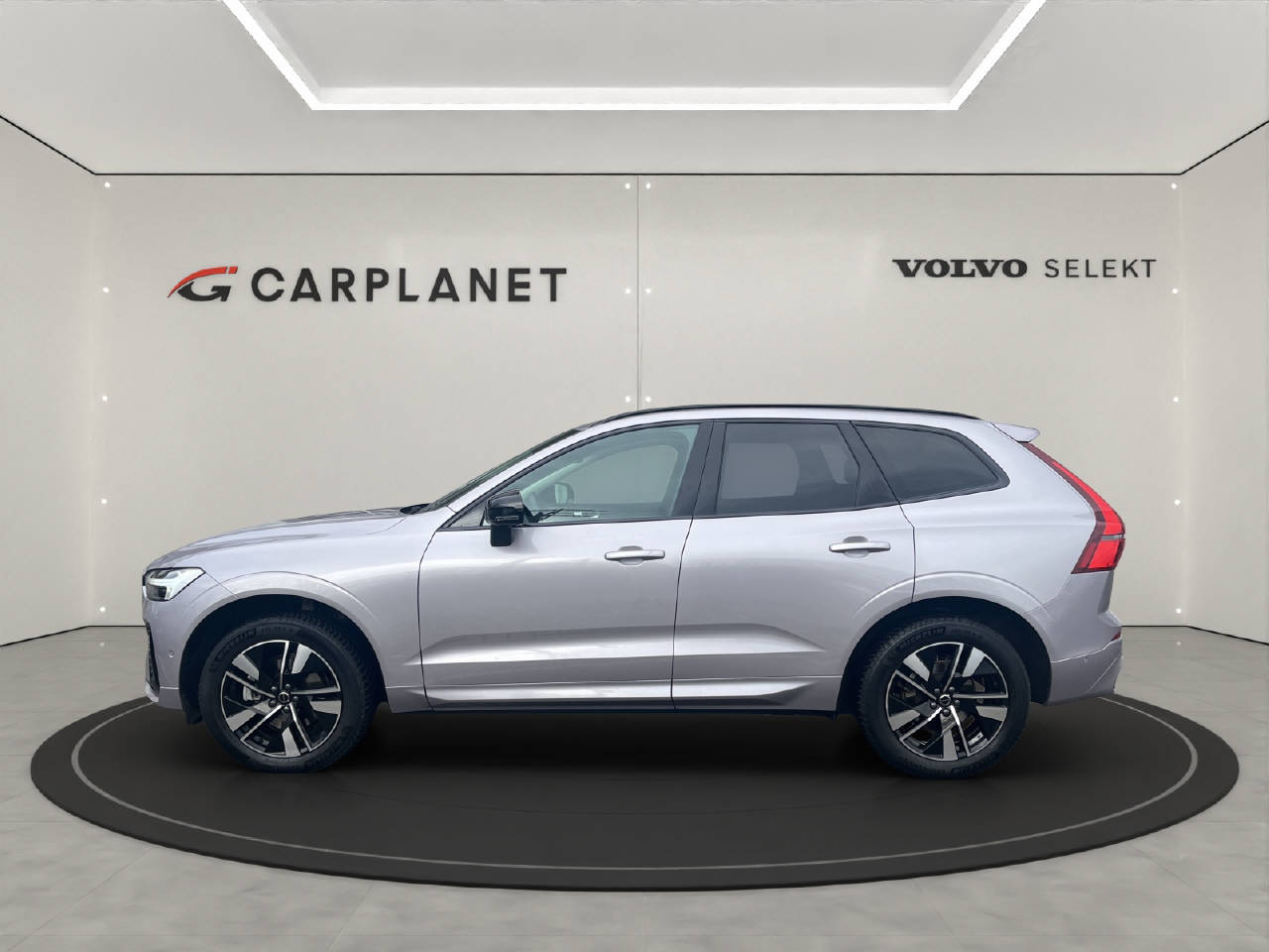 VOLVO XC60 2.0 B5 MH Plus Dark AWD-image-11