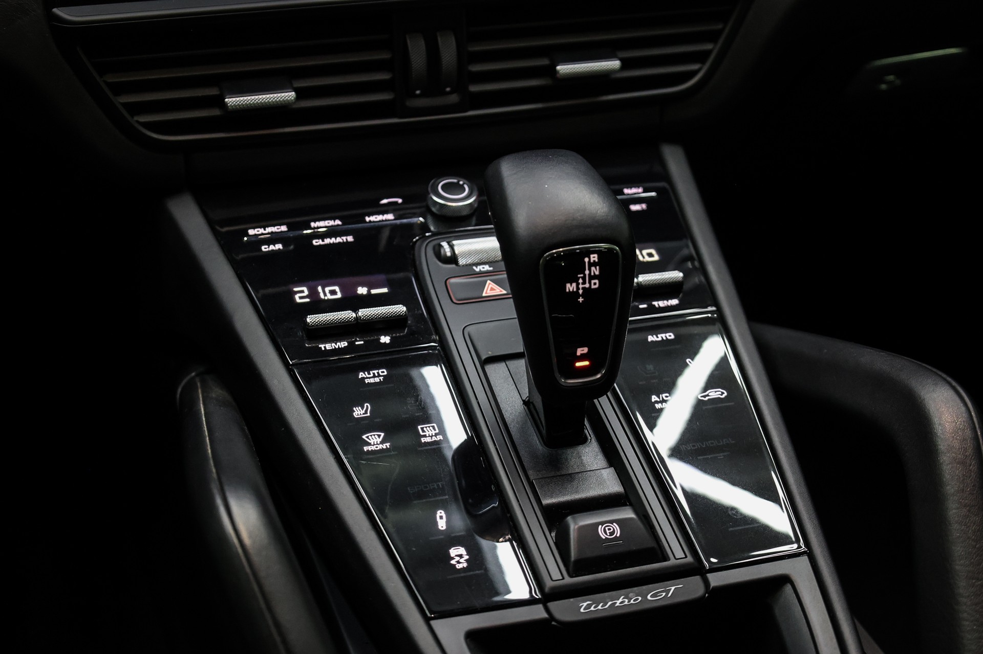 PORSCHE Cayenne Turbo GT Coupé-image-21