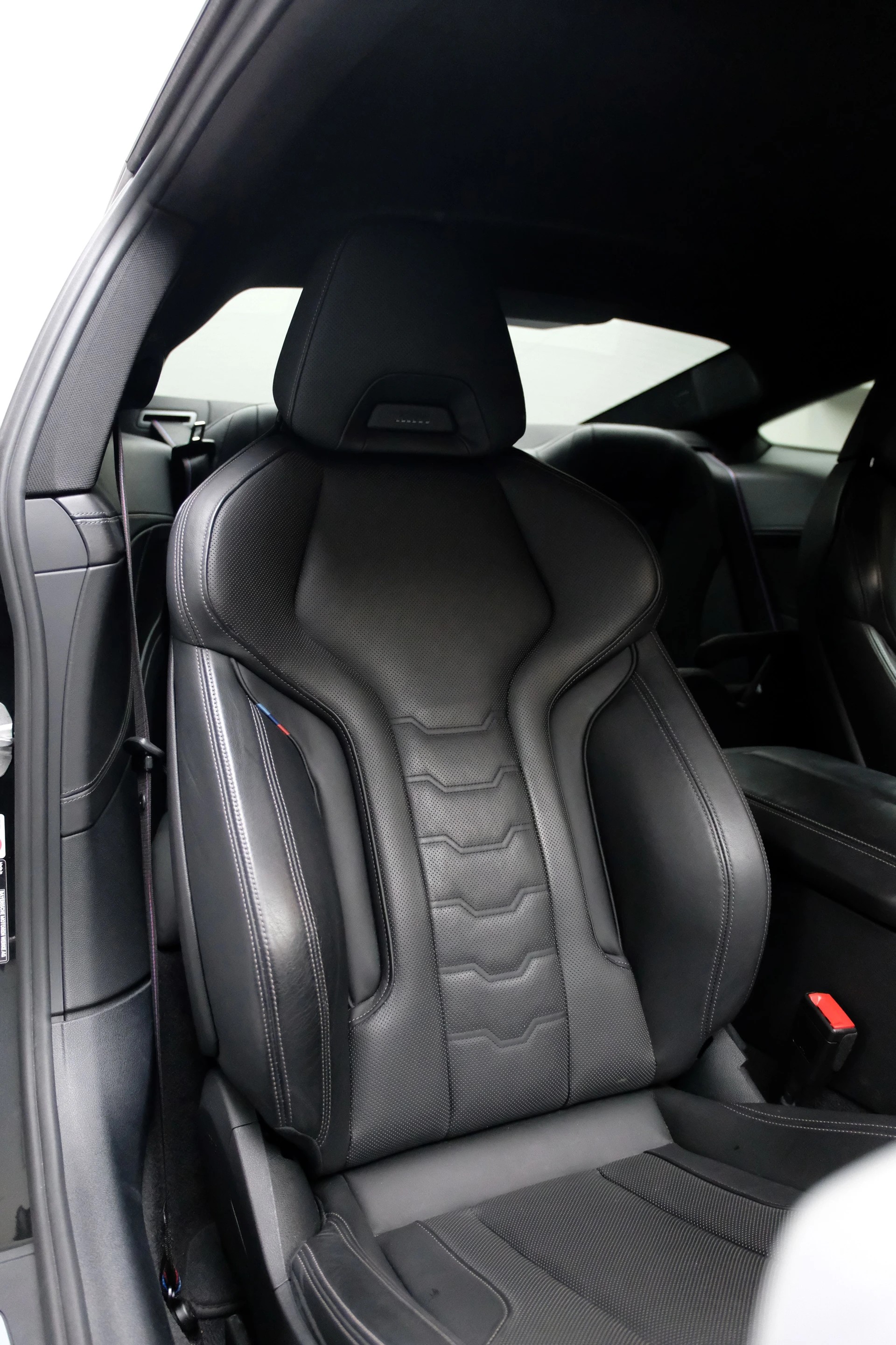 BMW M850i xDrive Steptronic-image-15