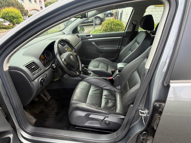 VW Golf 2.0 FSI Sportline-image-5