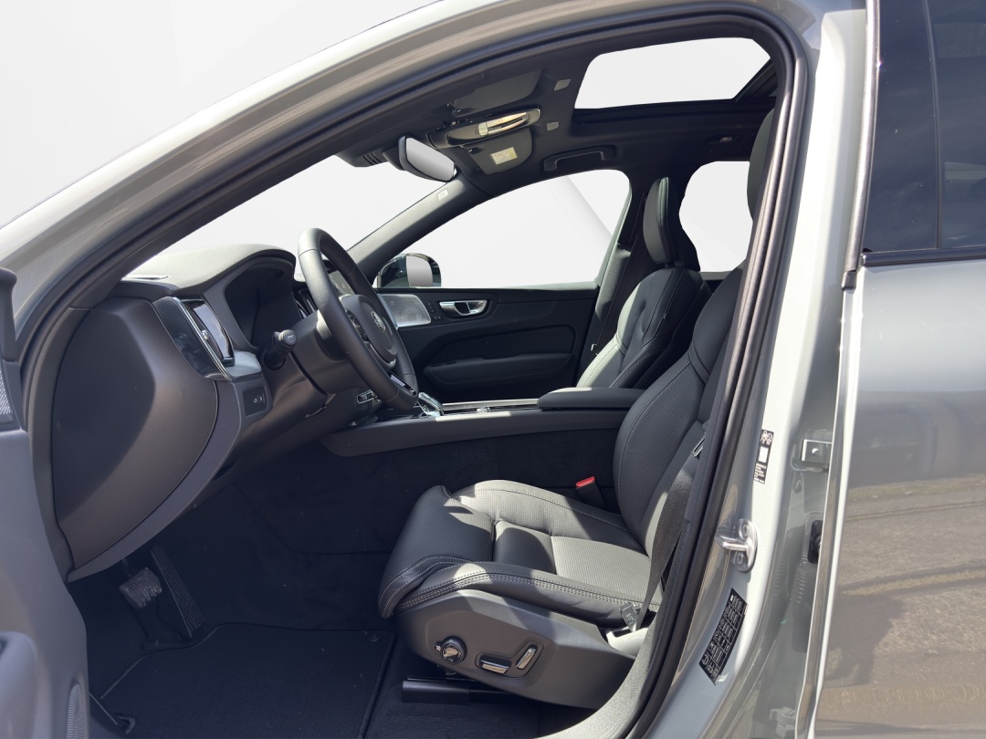 VOLVO XC60 T8 eAWD PluginHybrid Black Edition Geartronic-image-8