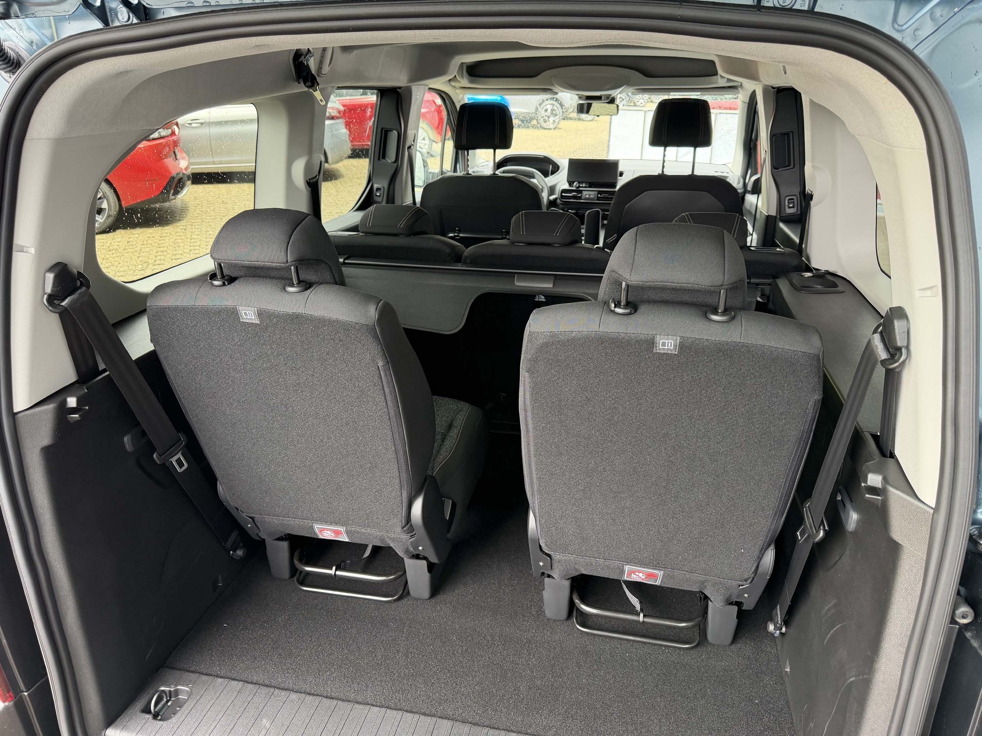 PEUGEOT Rifter Long 1.5 HDi 7-Plätzer Family Edition-image-5