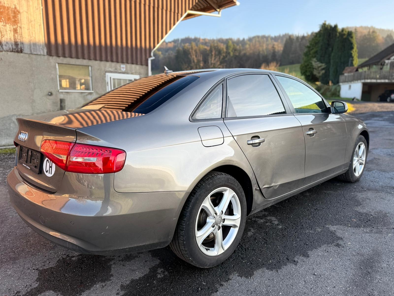 AUDI A4 Limousine 2.0 TFSI quattro S-tronic-image-3