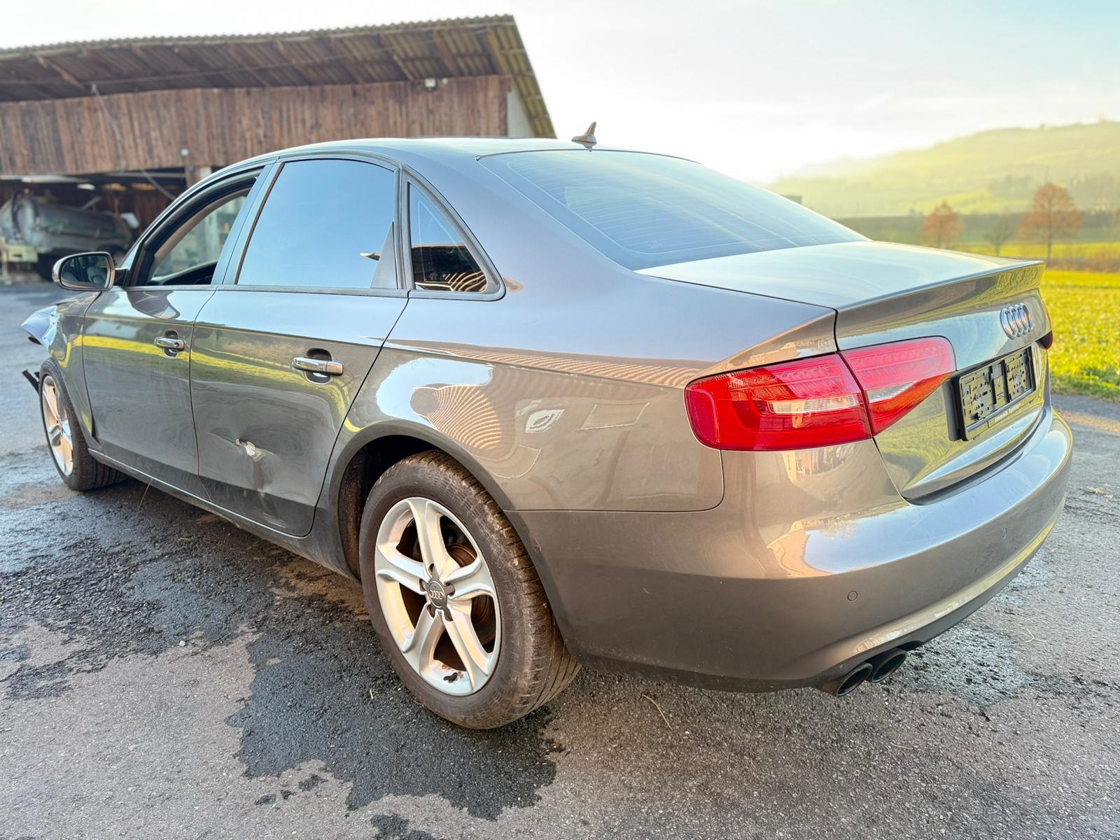 AUDI A4 Limousine 2.0 TFSI quattro S-tronic-image-4