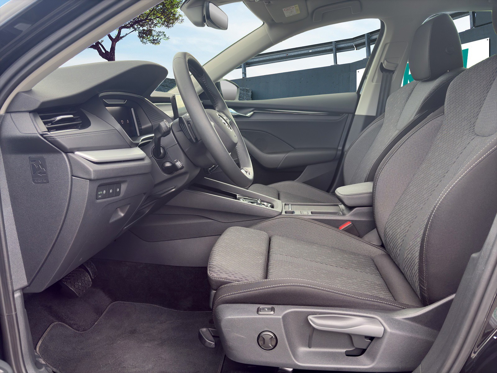 SKODA Octavia Combi 1.4 TSI PHEV DSG Ambition-image-6