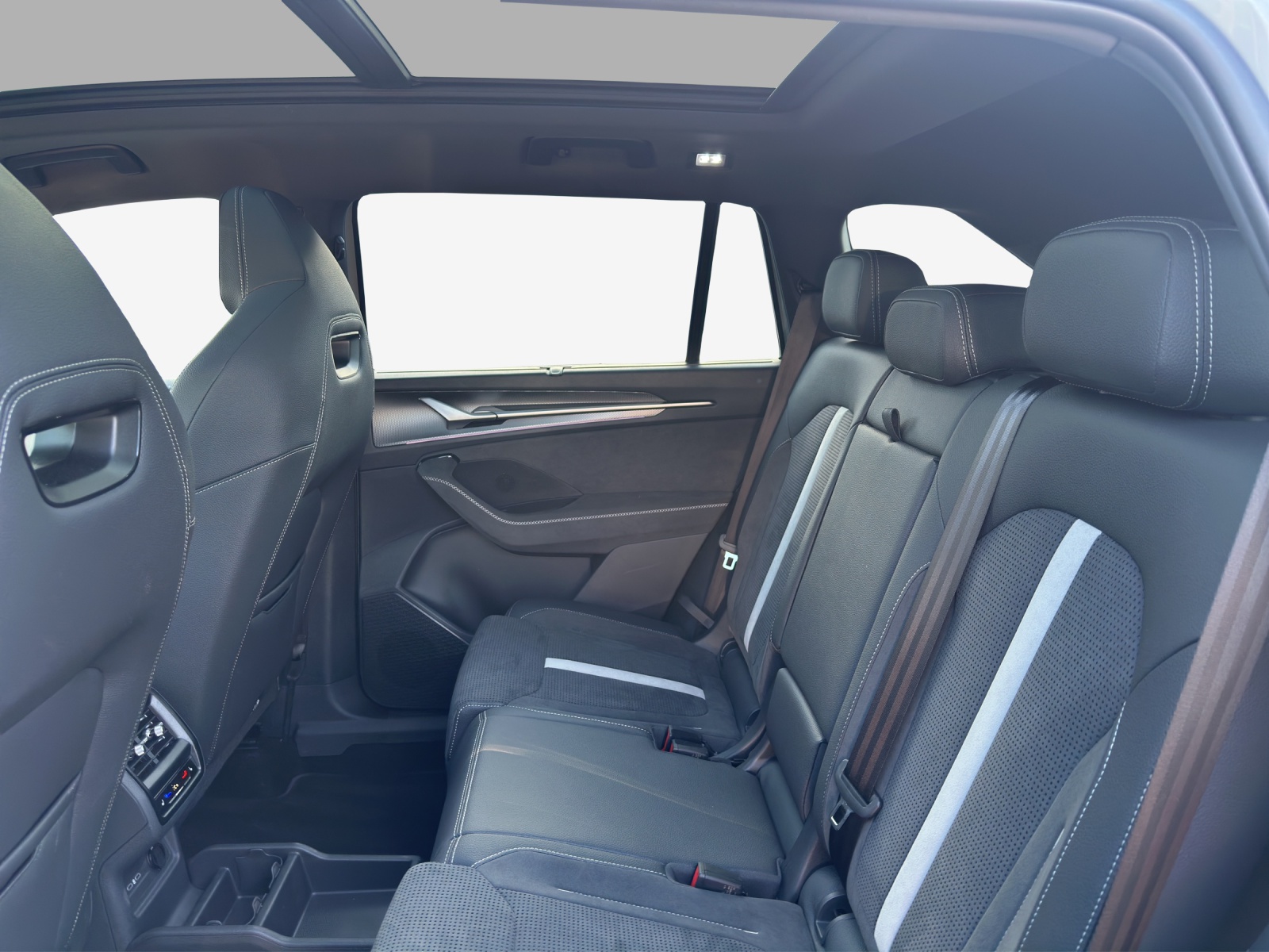 SKODA Kodiaq 1.5 TSI PHEV Sportline-image-11