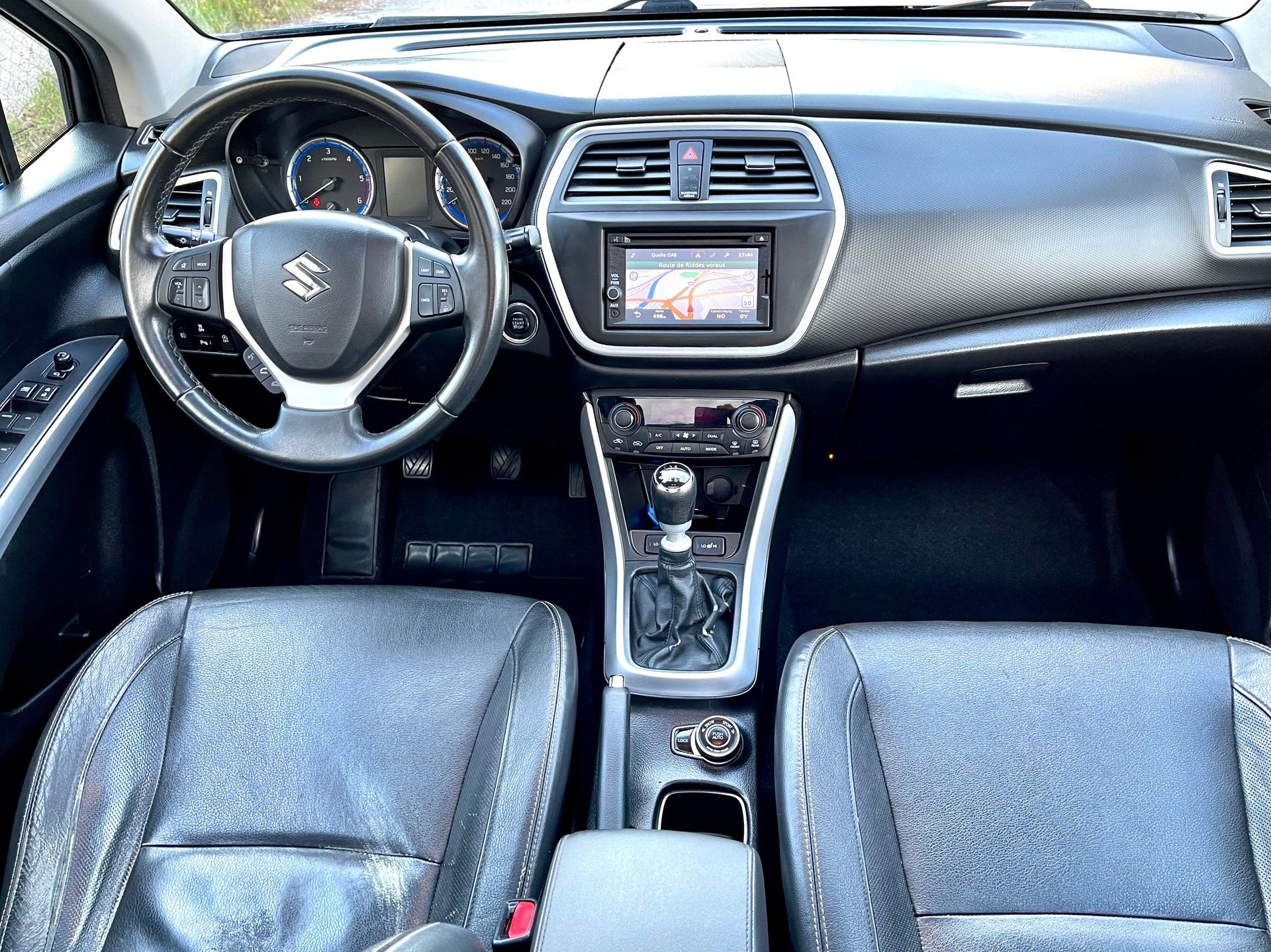 SUZUKI SX4 S-Cross 1.6 TD GL Top 4WD-showroom-element-1