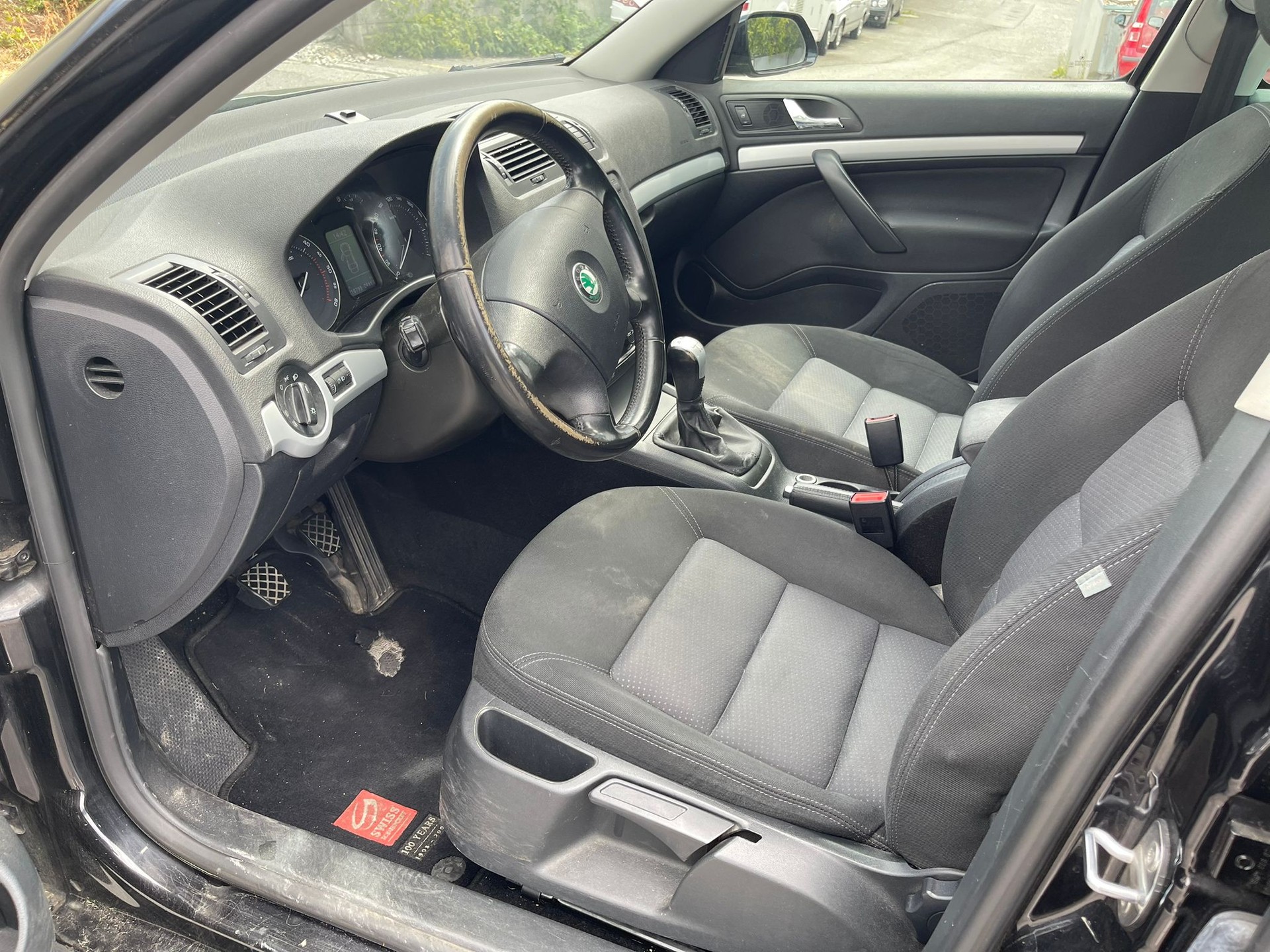 SKODA Octavia 1.9 TDI Adventure 4x4-image-5