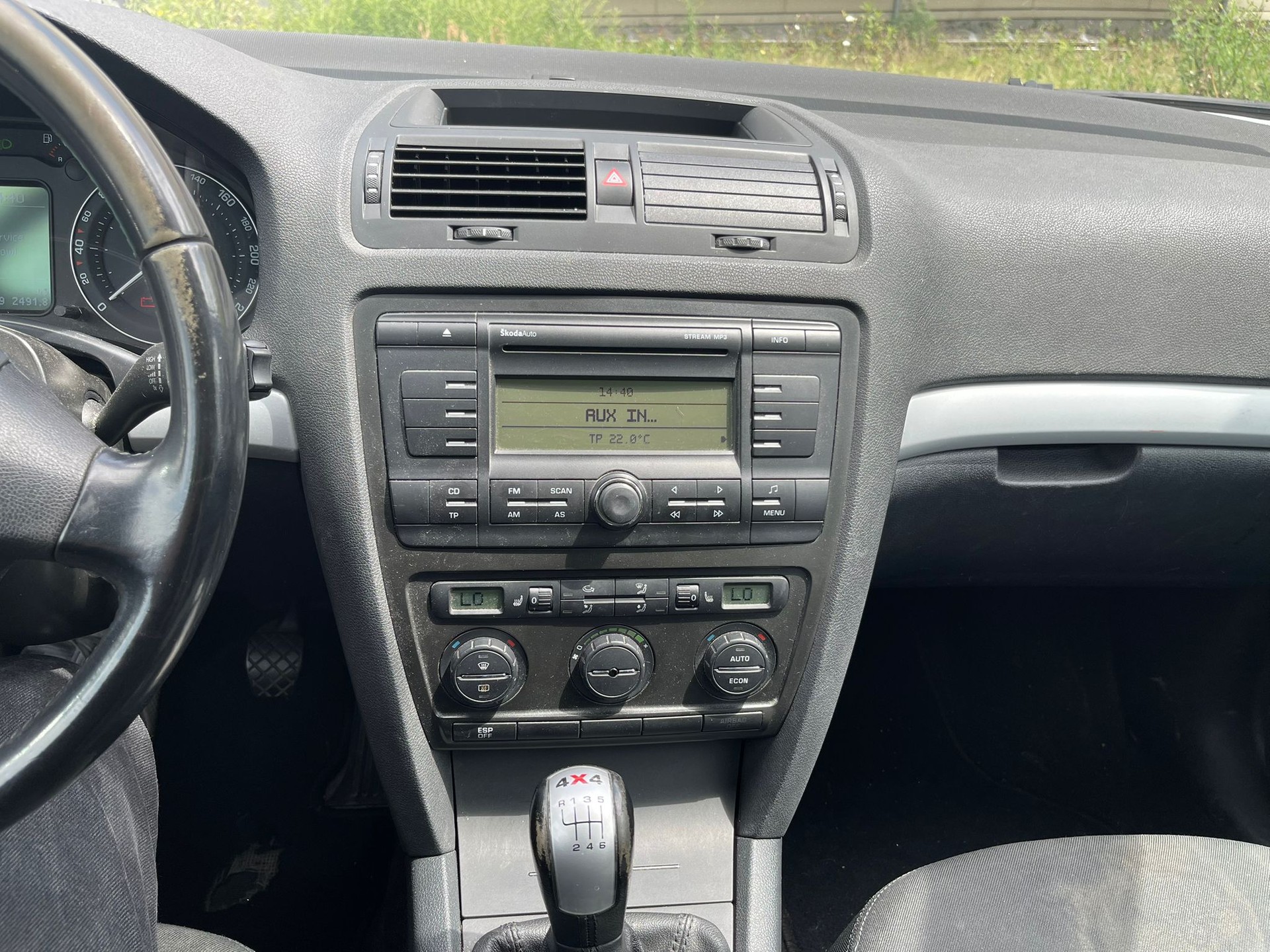SKODA Octavia 1.9 TDI Adventure 4x4-image-9