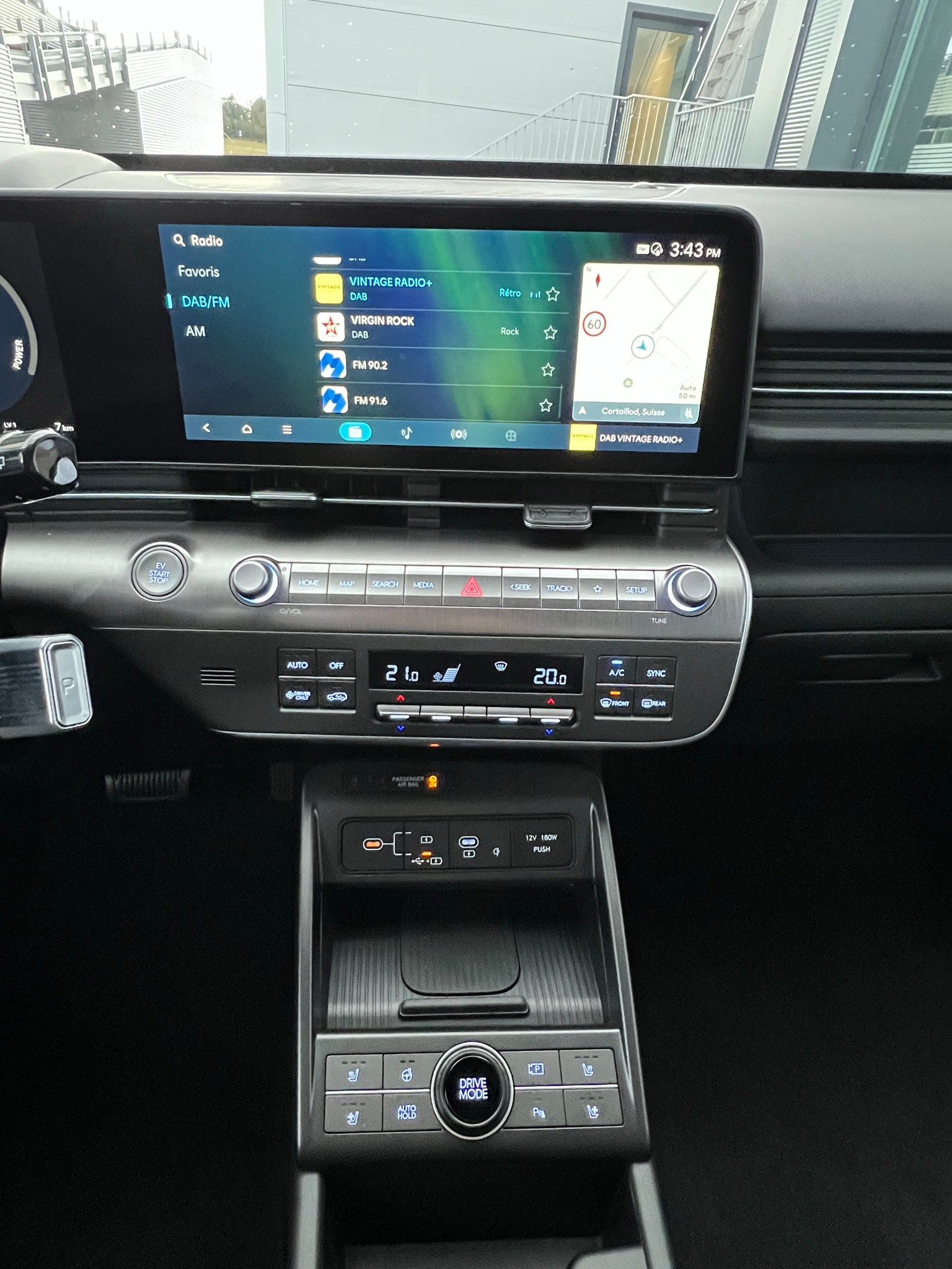 HYUNDAI Kona EV 65.4 kWh Vertex-image-9
