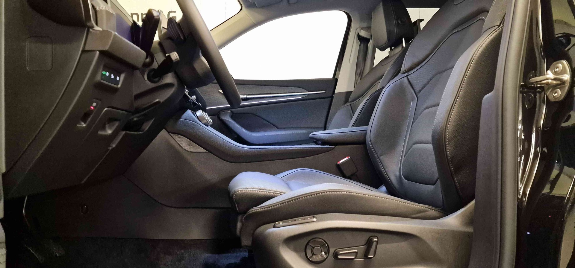 SKODA Kodiaq 2.0 TSI Dynamic 4x4-showroom-element-3