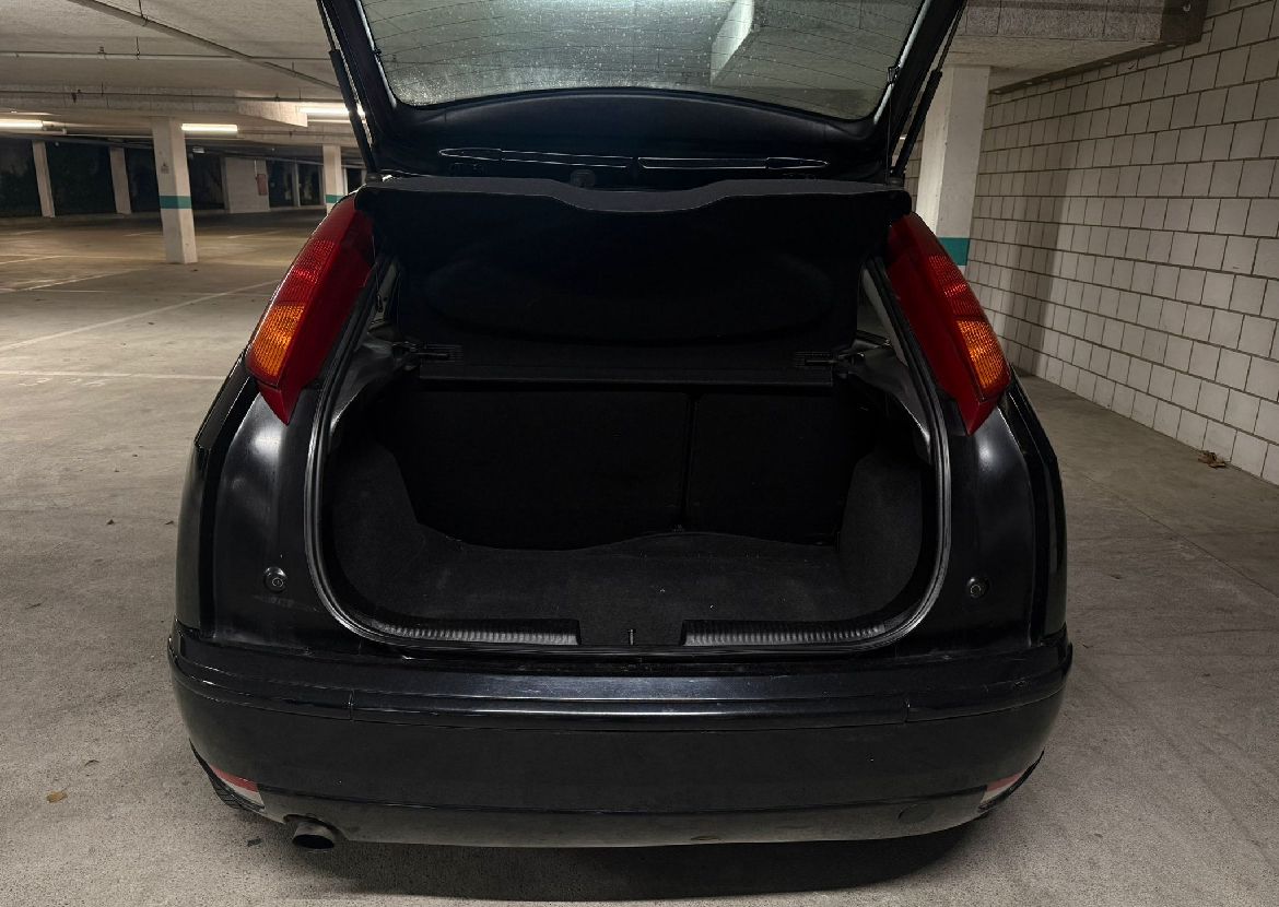 FORD Focus 2.0i 16V ST170-image-11