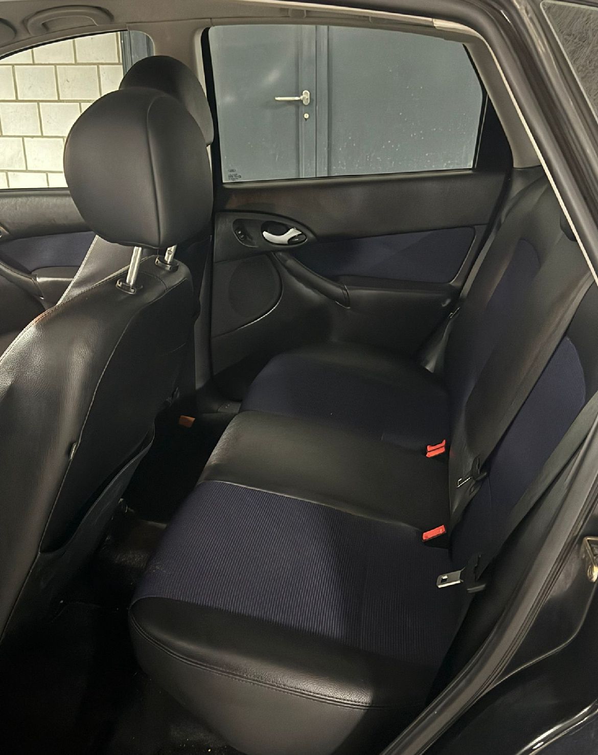 FORD Focus 2.0i 16V ST170-image-17