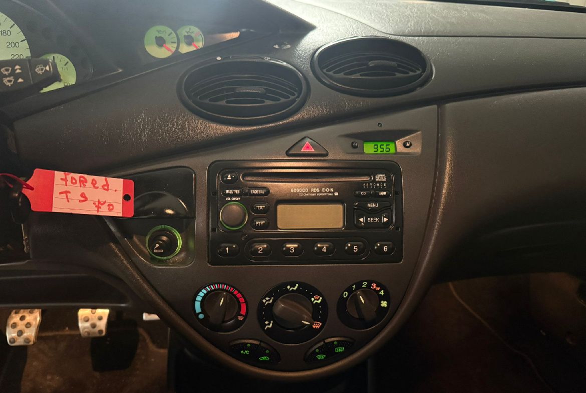 FORD Focus 2.0i 16V ST170-image-19