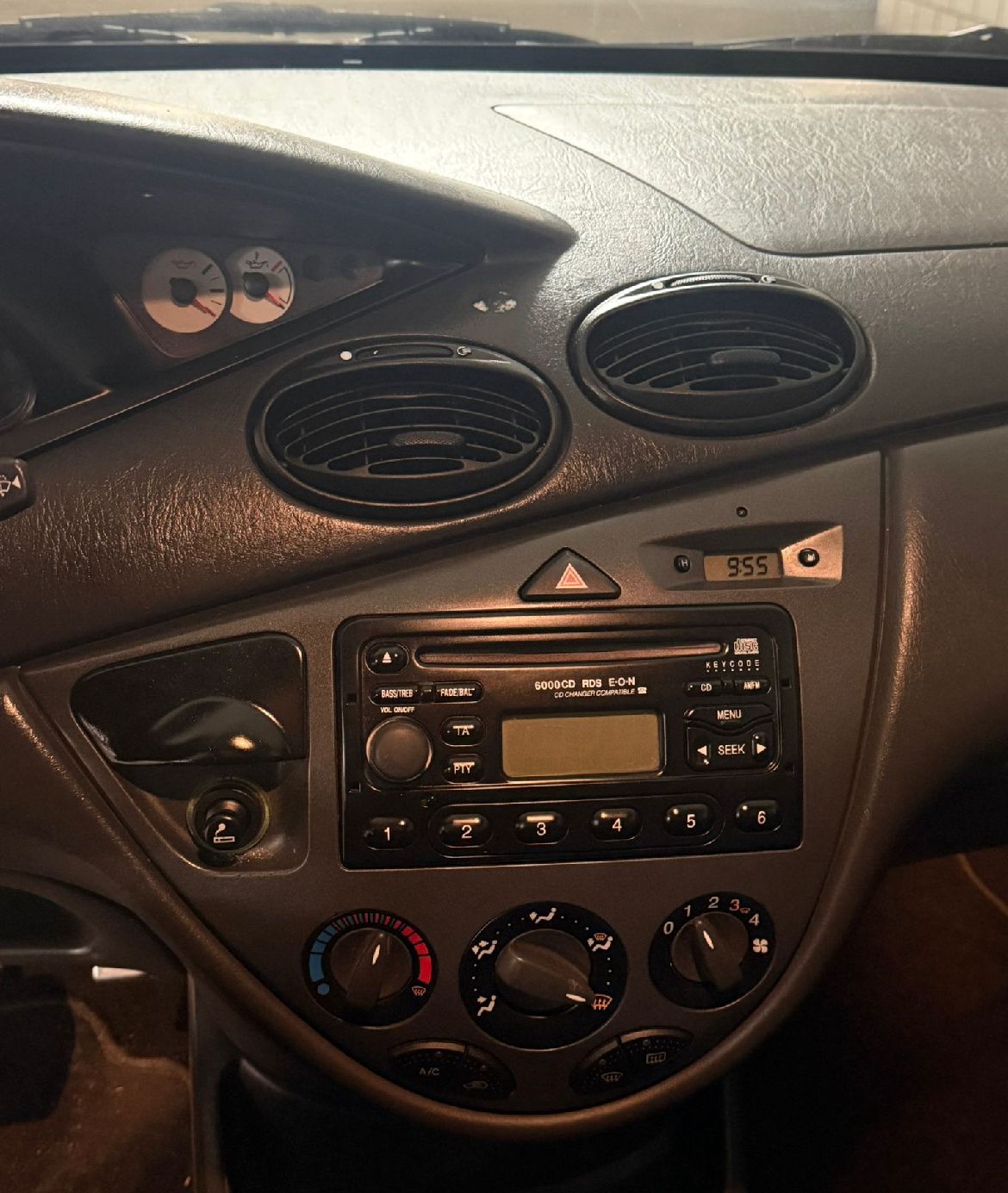 FORD Focus 2.0i 16V ST170-image-15