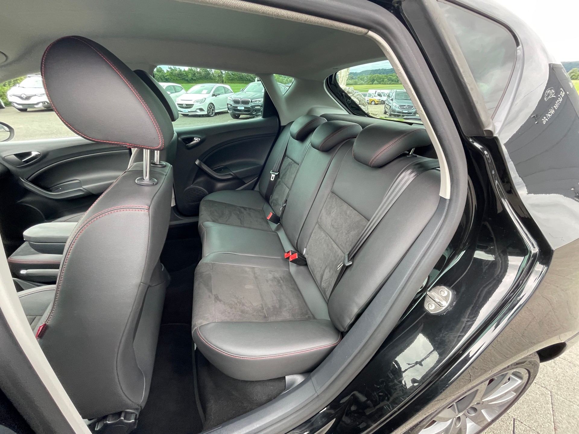 SEAT Ibiza 1.6 TDI FR-image-13