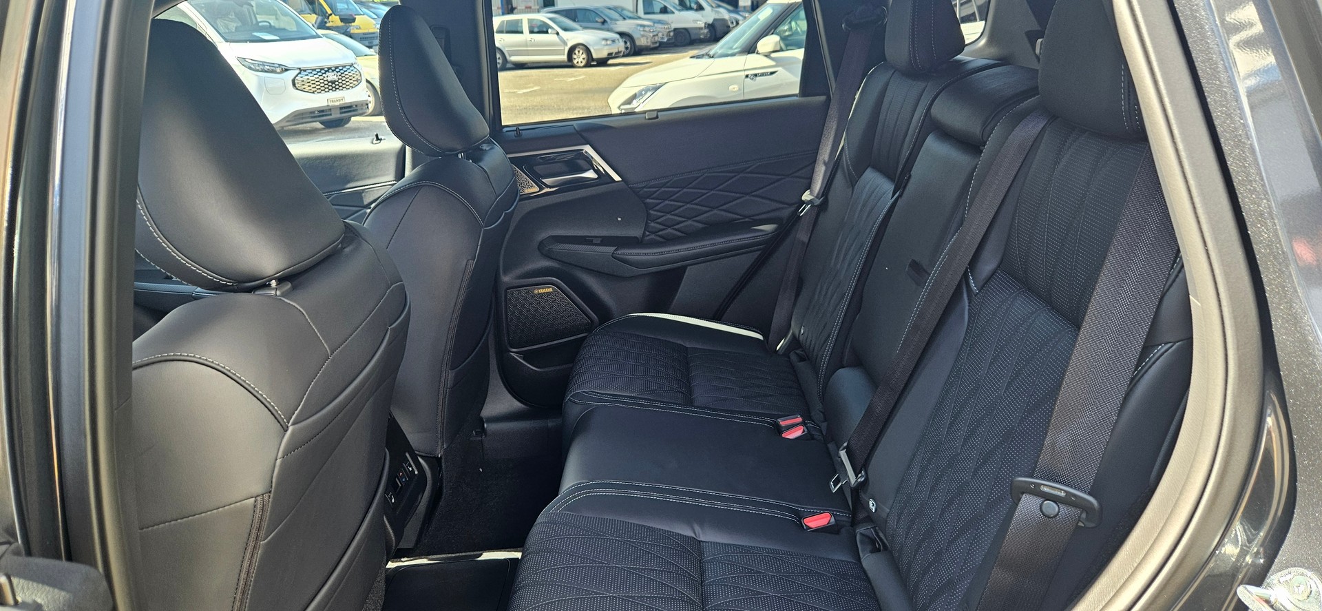 MITSUBISHI Outlander 2.4 PHEV Sport 4WD Automatic-image-4