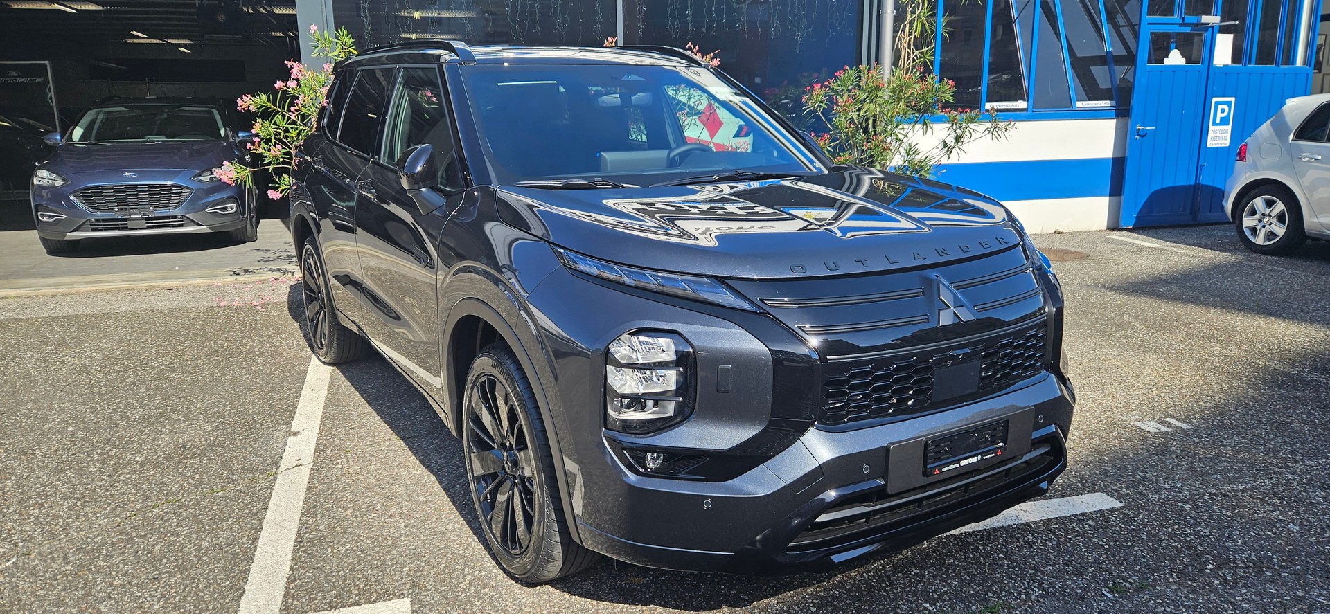 MITSUBISHI Outlander 2.4 PHEV Sport 4WD Automatic-image-1