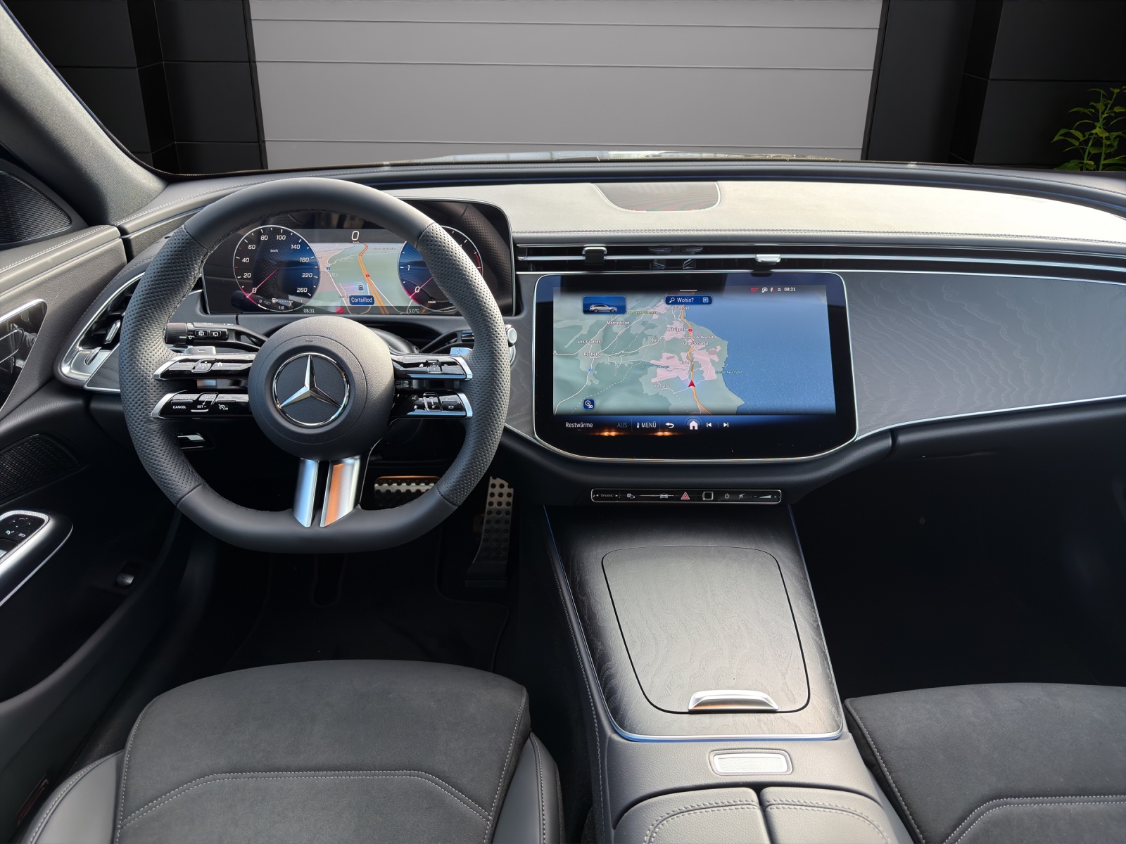 MERCEDES-BENZ E 220 d T 4Matic 9G-Tronic-image-10