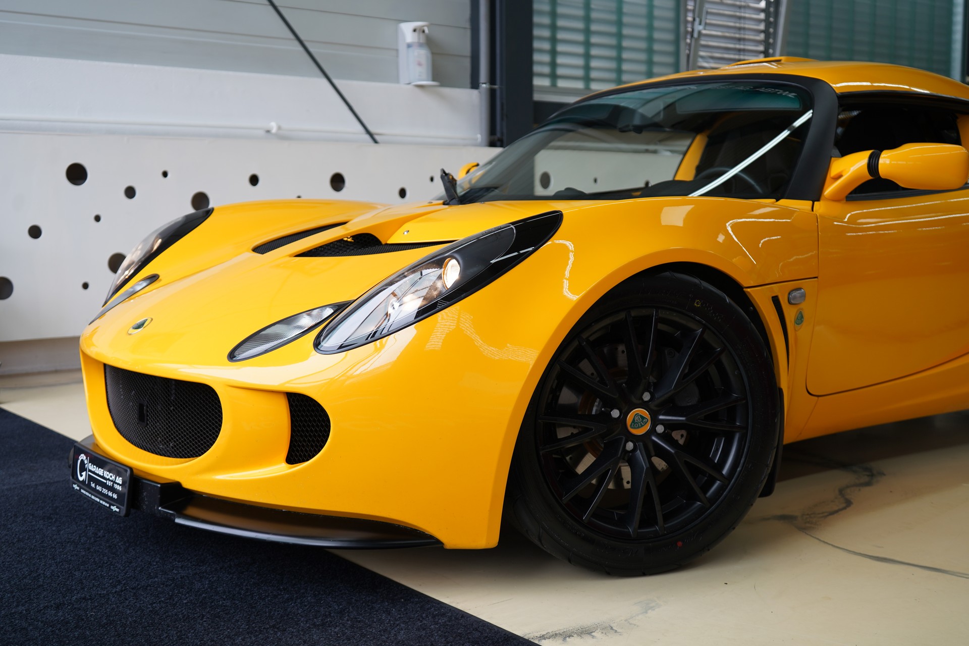 LOTUS Exige-showroom-element-3
