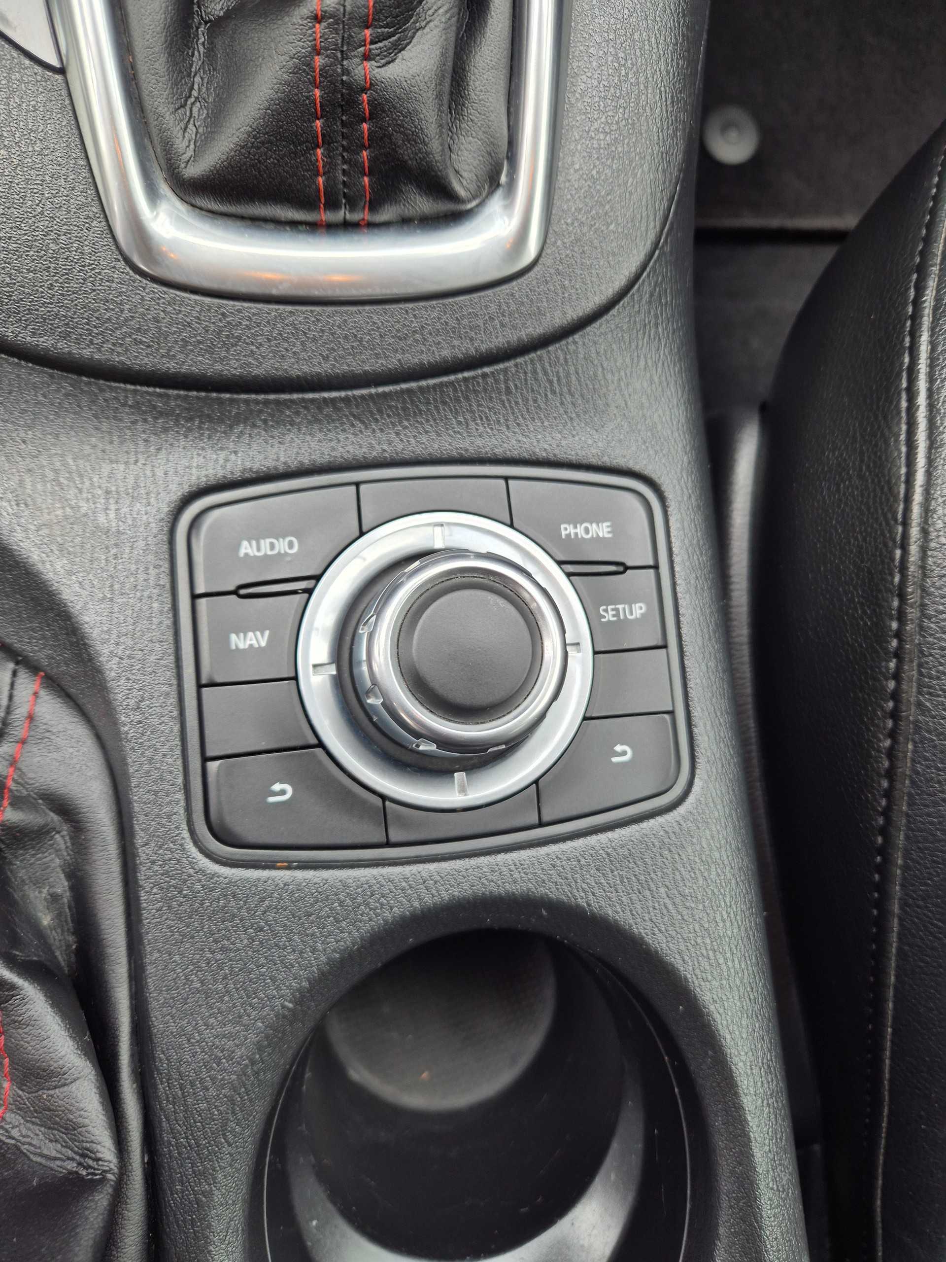MAZDA CX-5 2.2 D HP Revolution AWD Automatic-image-25