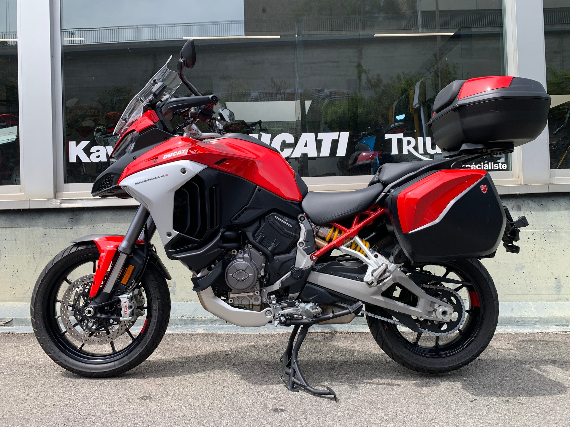 DUCATI Multistrada V4 S Travel & Radar-showroom-element-1