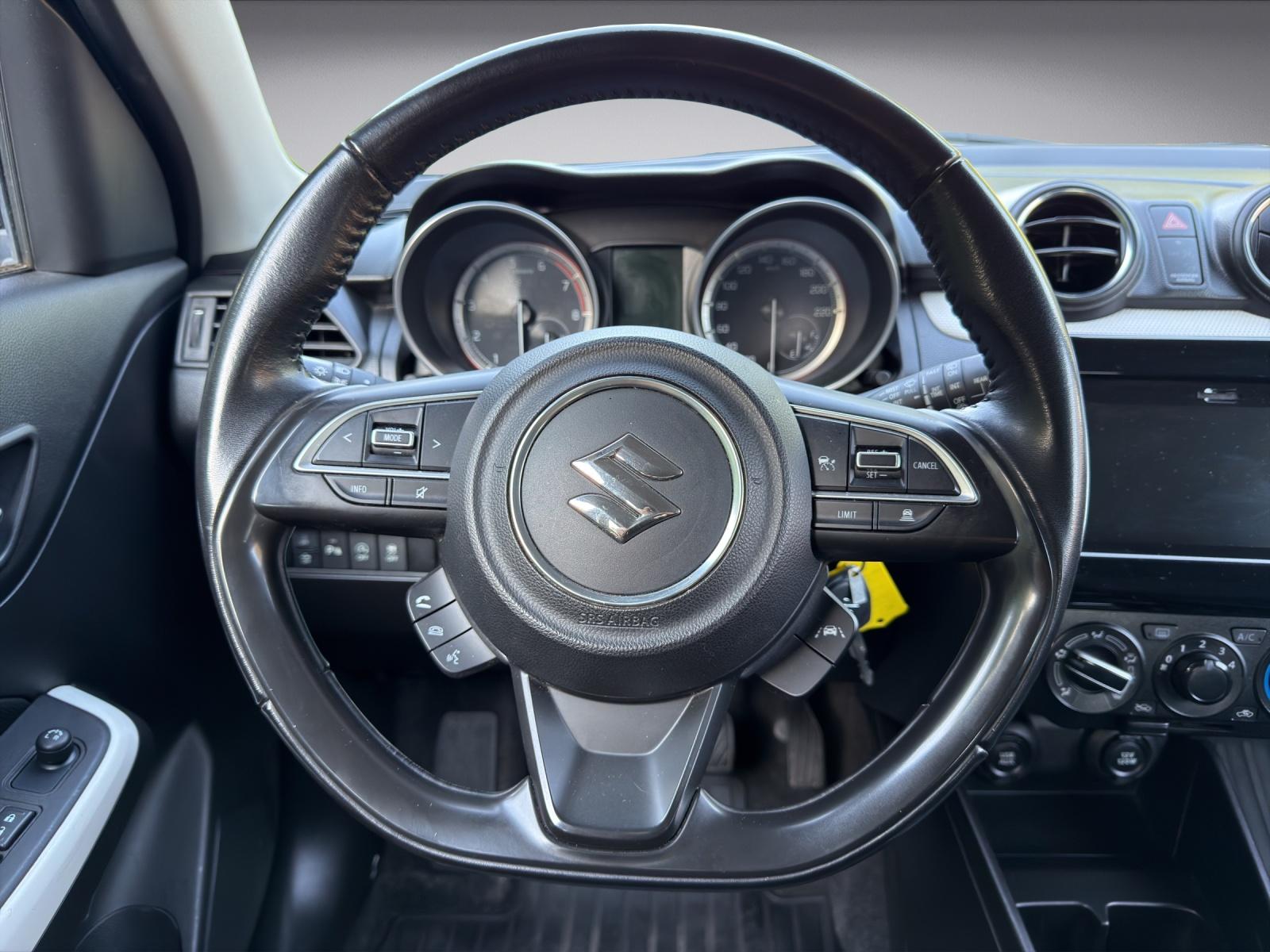 SUZUKI Swift 1.2 Compact+ Hybrid 4x4-image-12