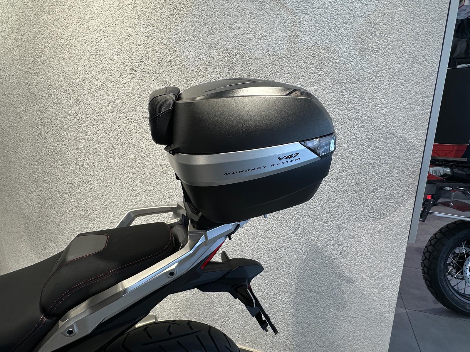 HONDA NC 750 DCT | Occasion | nur 830 km | Div. Zubehör | Top Zustand-image-14