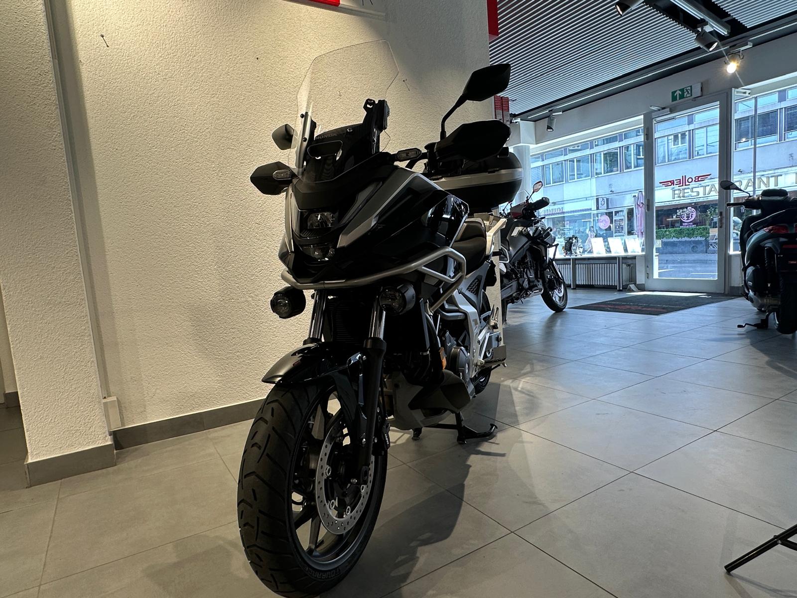 HONDA NC 750 DCT | Occasion | nur 830 km | Div. Zubehör | Top Zustand-image-8