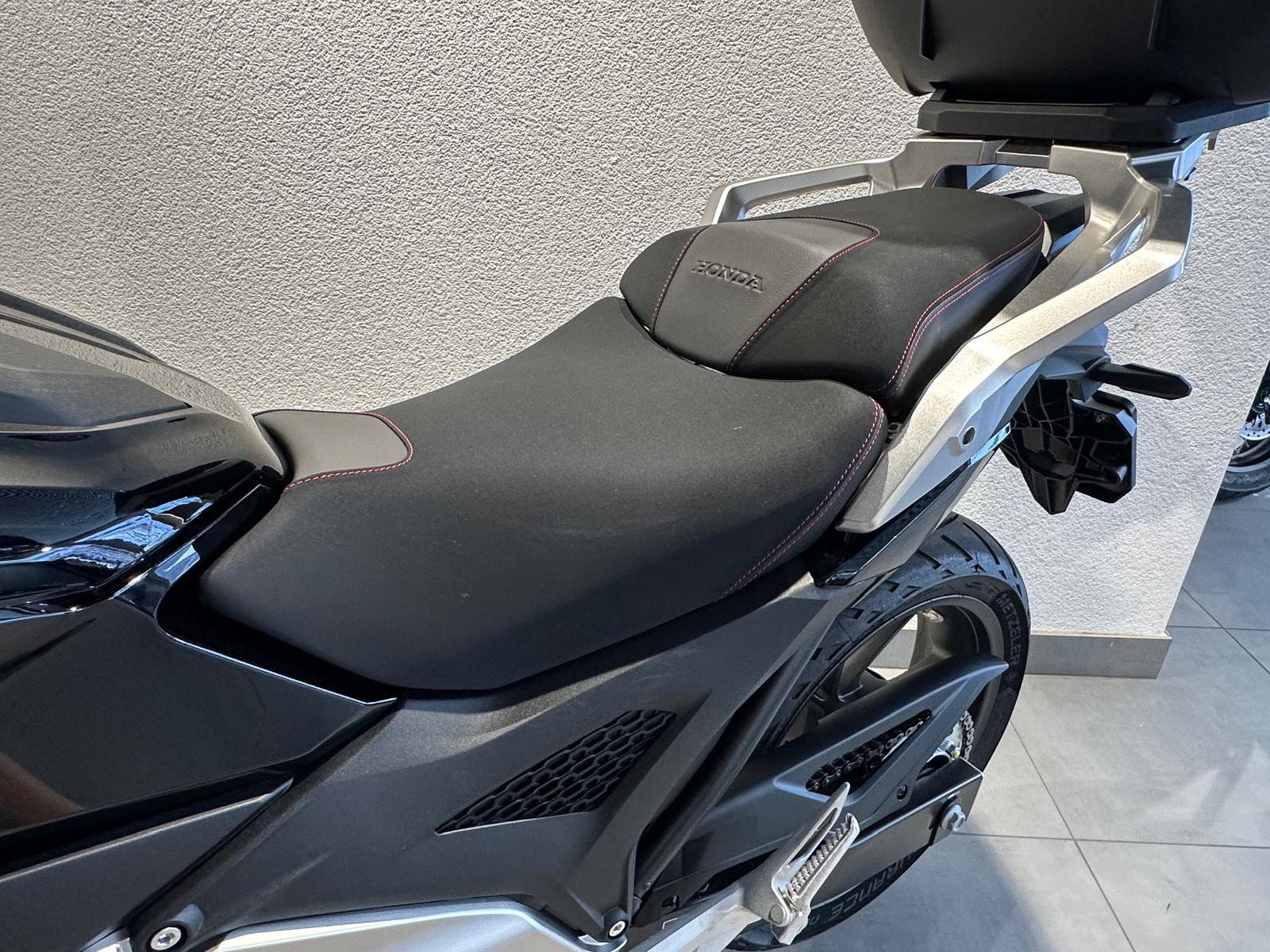 HONDA NC 750 DCT | Occasion | nur 830 km | Div. Zubehör | Top Zustand-image-13
