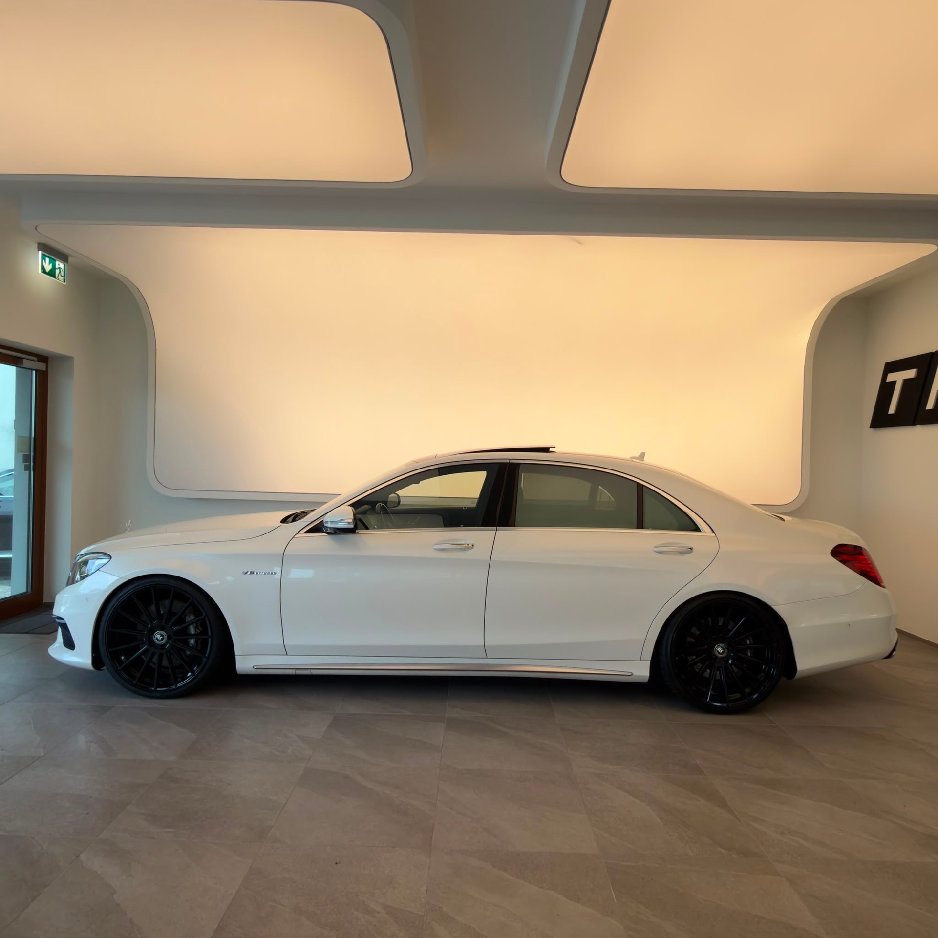MERCEDES-BENZ S 63 AMG L 4Matic Speedshift MCT-showroom-element-2