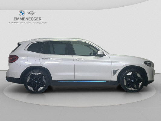 BMW iX3 Impressive-image-4
