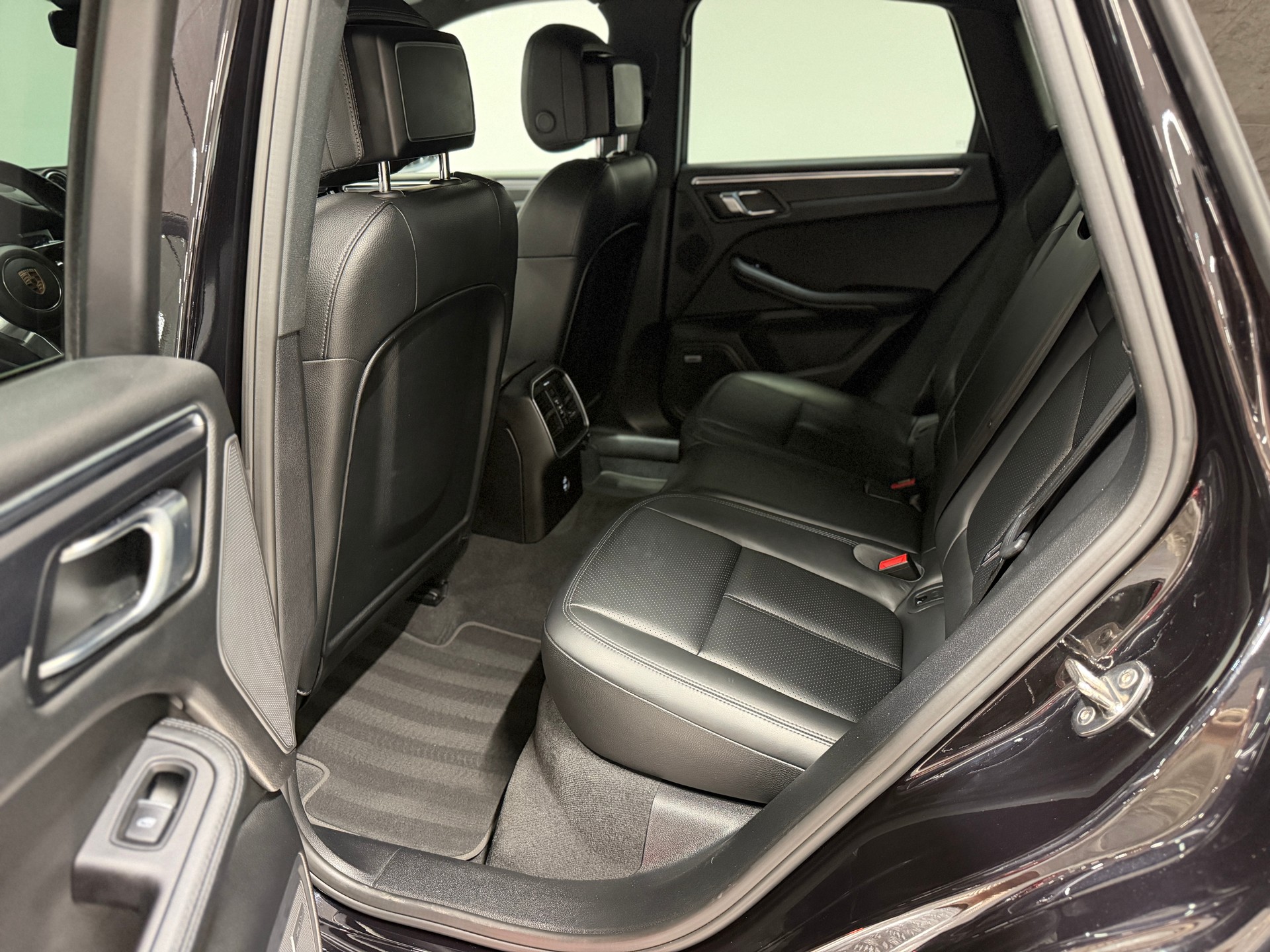 PORSCHE Macan PDK-image-15