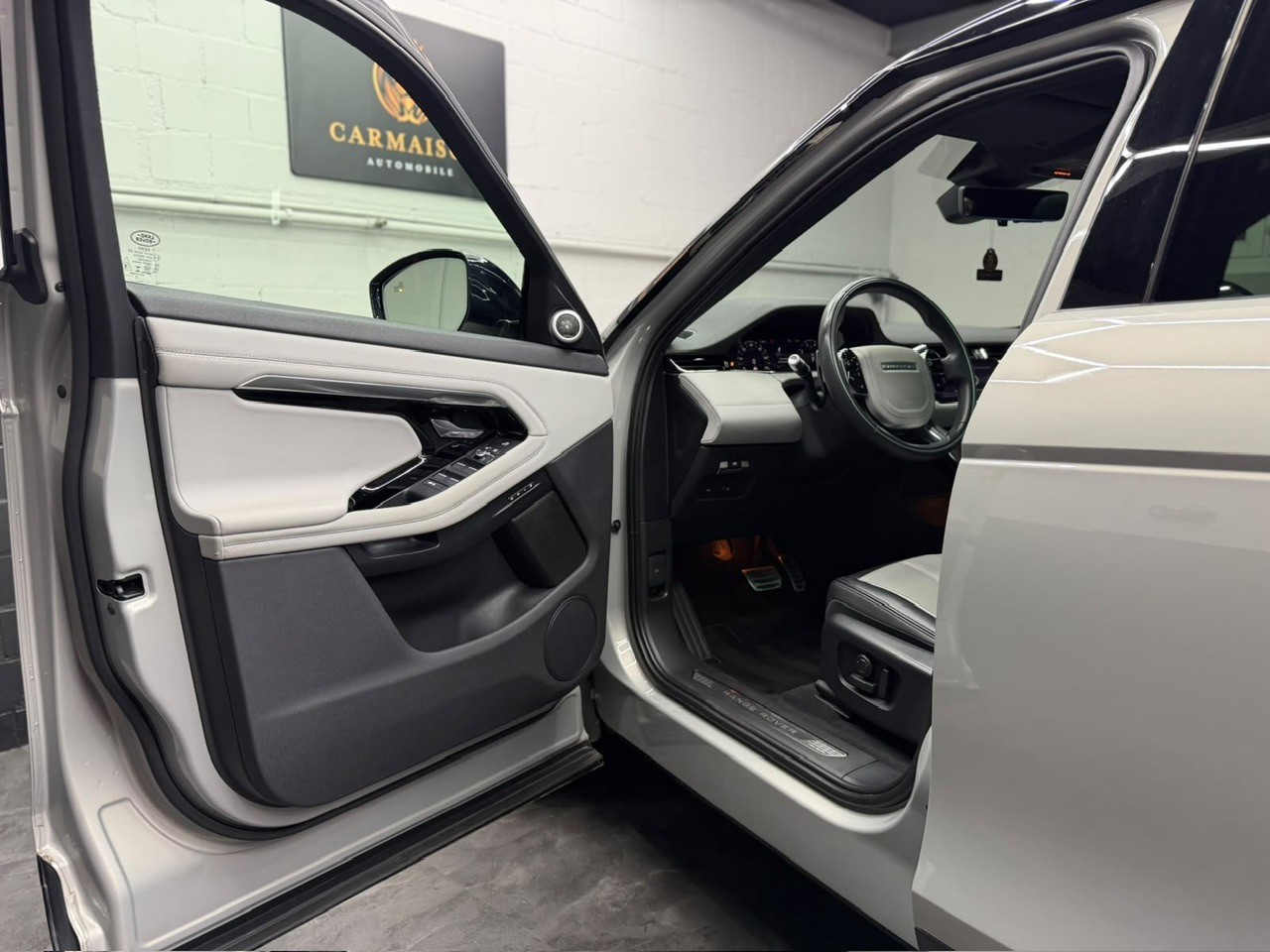 LAND ROVER Range Rover Evoque R-Dynamic P 250 HSE AT9-image-13