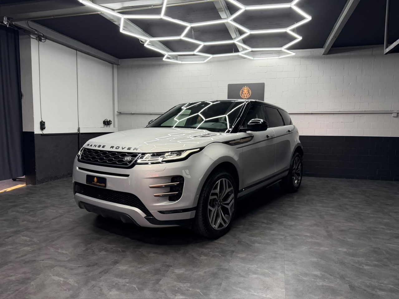 LAND ROVER Range Rover Evoque R-Dynamic P 250 HSE AT9-showroom-element-2