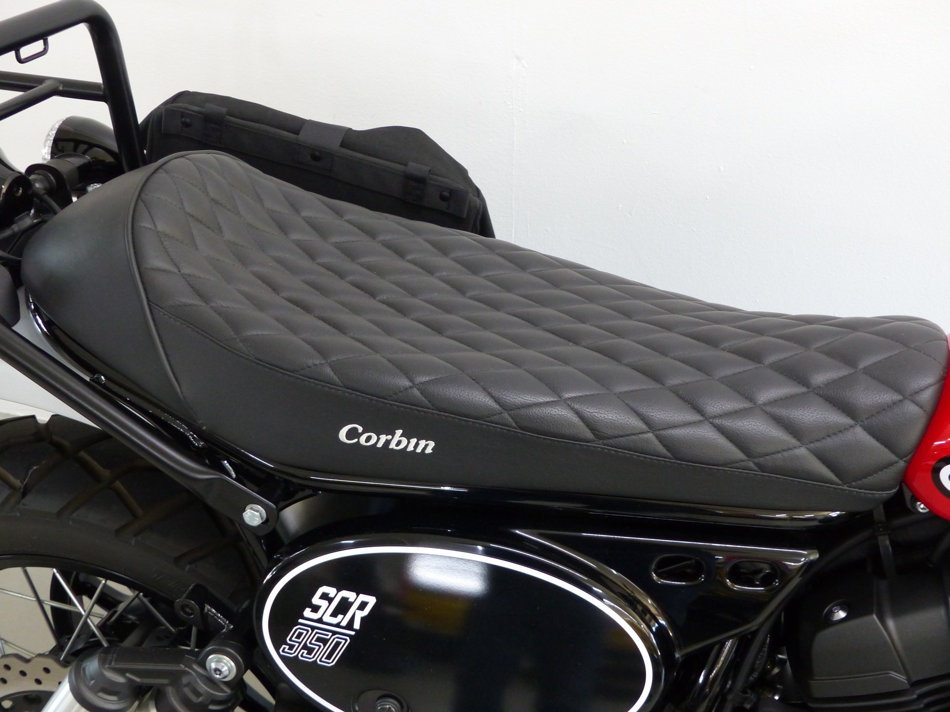YAMAHA SCR 950 ABS mit Zubehör-image-8