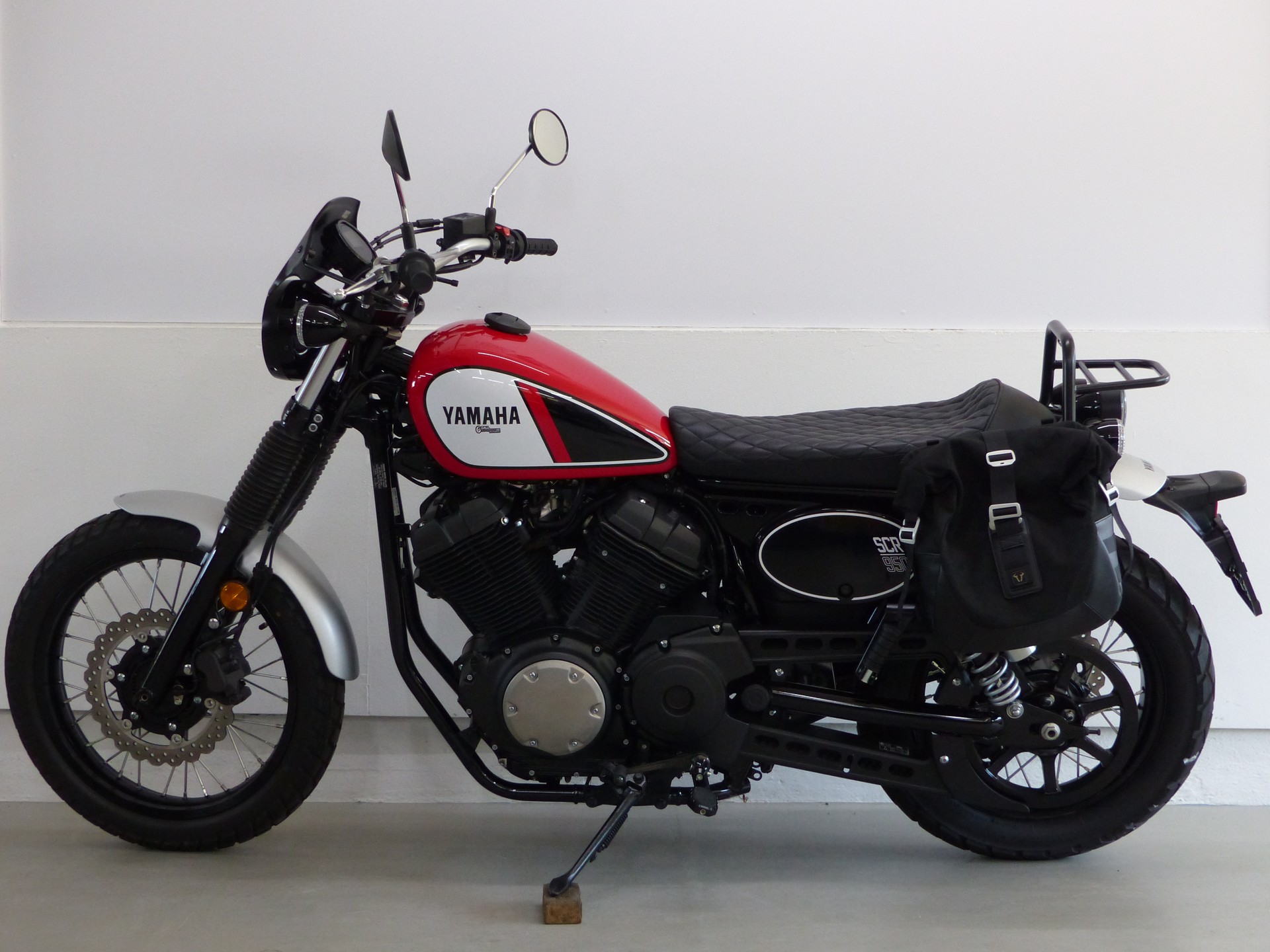 YAMAHA SCR 950 ABS mit Zubehör-image-12