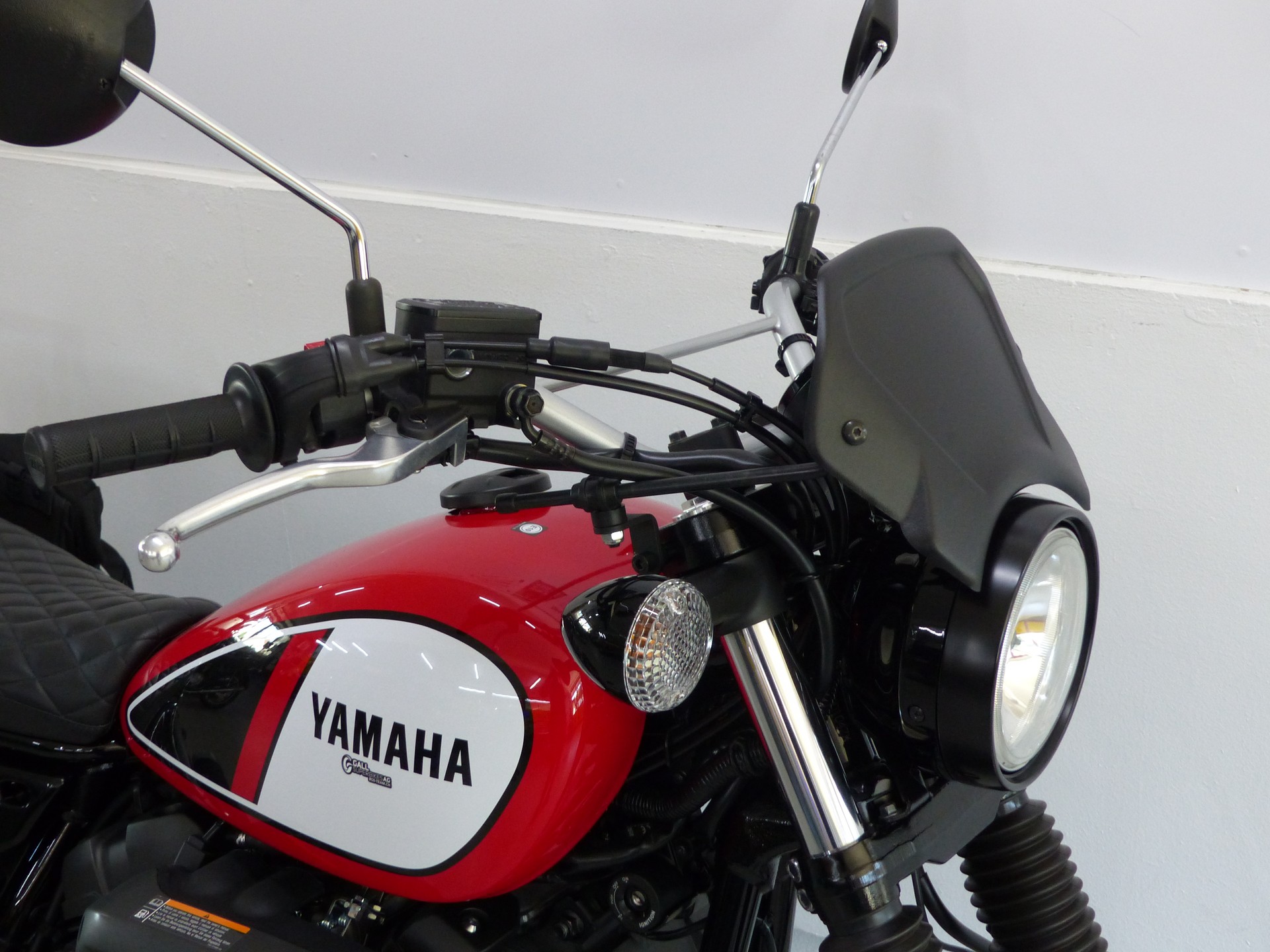 YAMAHA SCR 950 ABS mit Zubehör-image-6