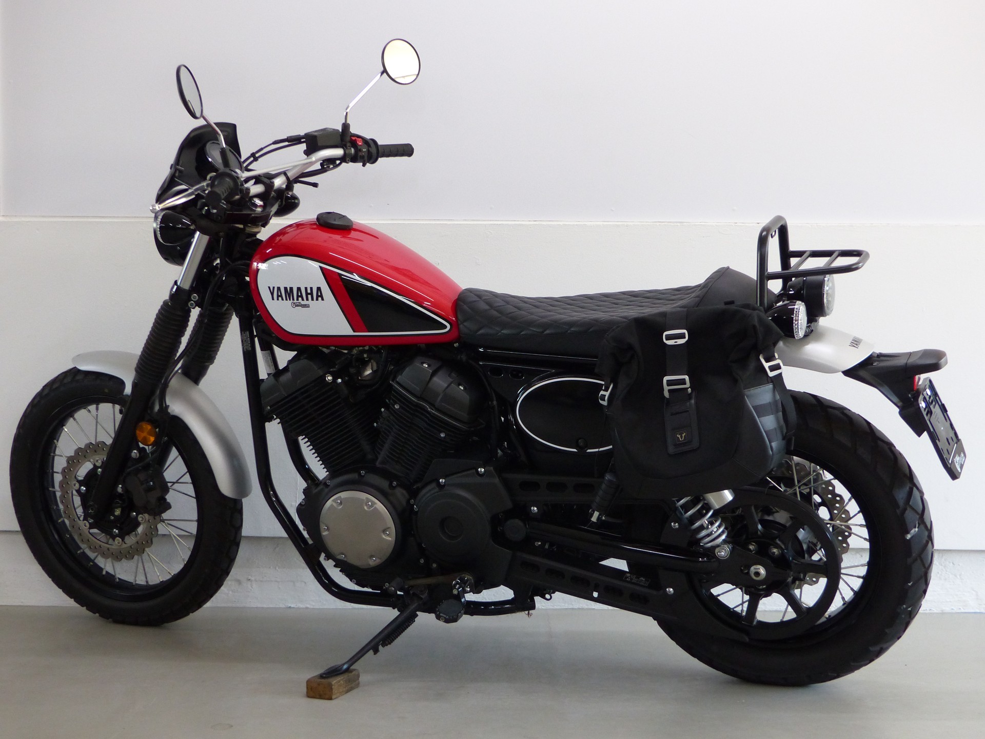 YAMAHA SCR 950 ABS mit Zubehör-image-13