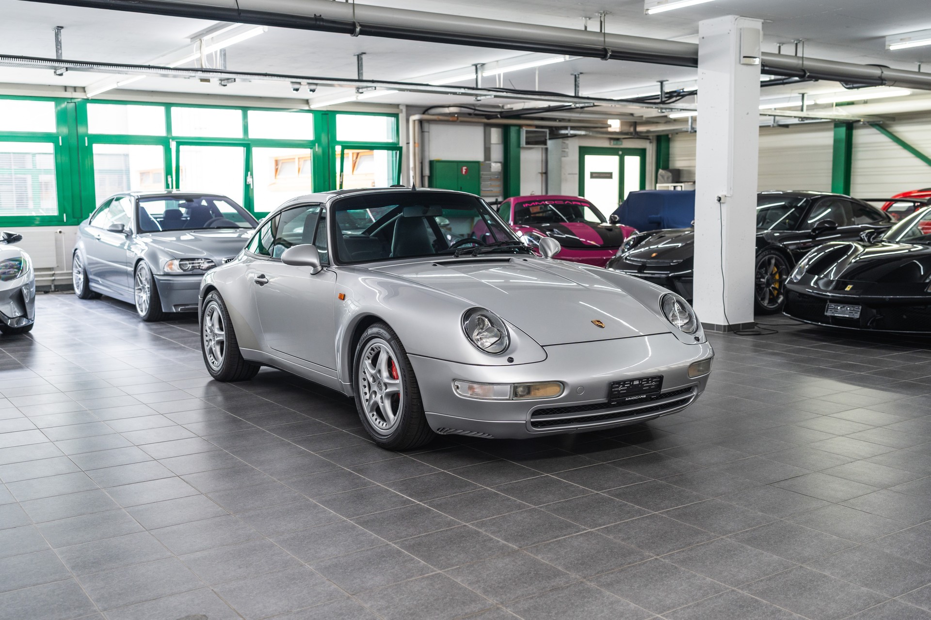 PORSCHE 911 Targa-showroom-element-2