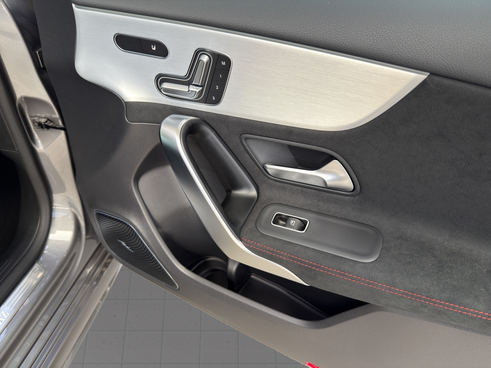 MERCEDES-BENZ A 220 4Matic 8G-DCT-image-12