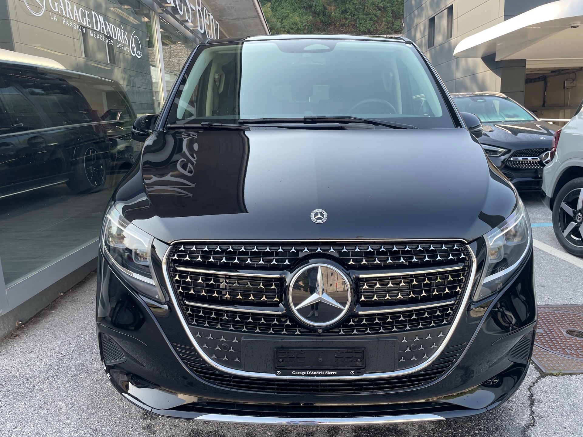 MERCEDES-BENZ V 300 d extralang 4Matic Avantgarde 9G-Tronic-showroom-element-1
