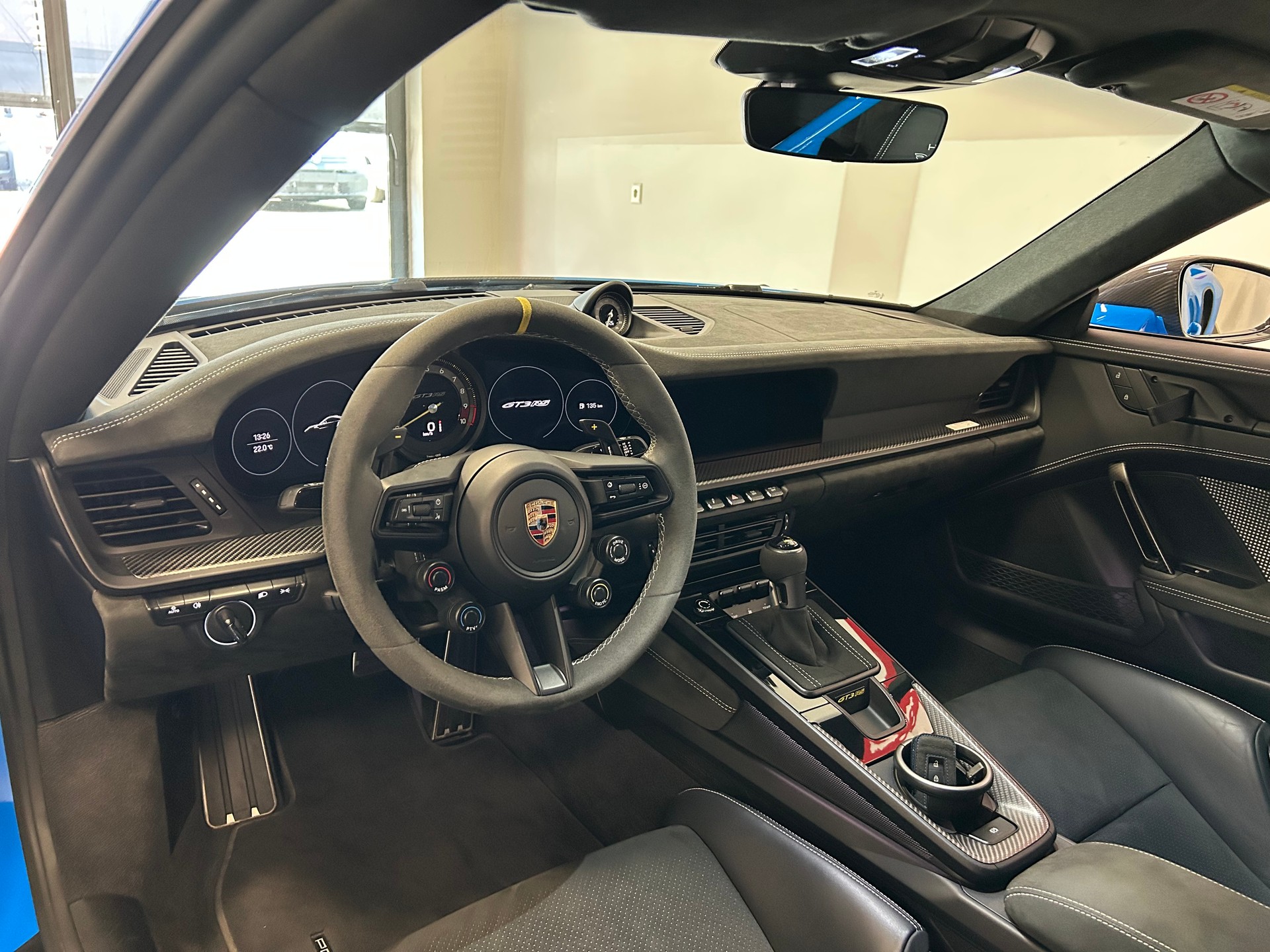PORSCHE 911 GT3 RS-image-12