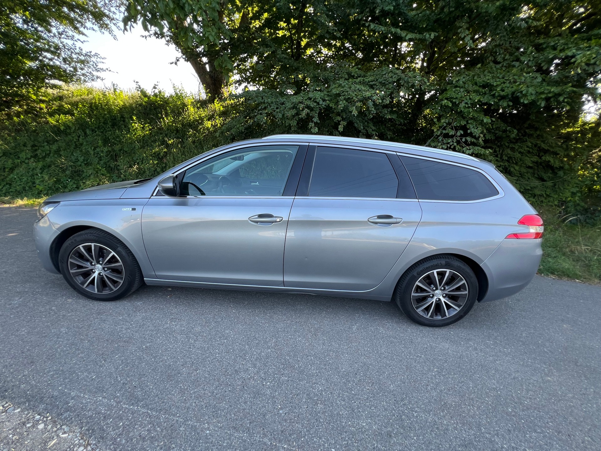 PEUGEOT 308 SW 1.2 THP Style-image-6